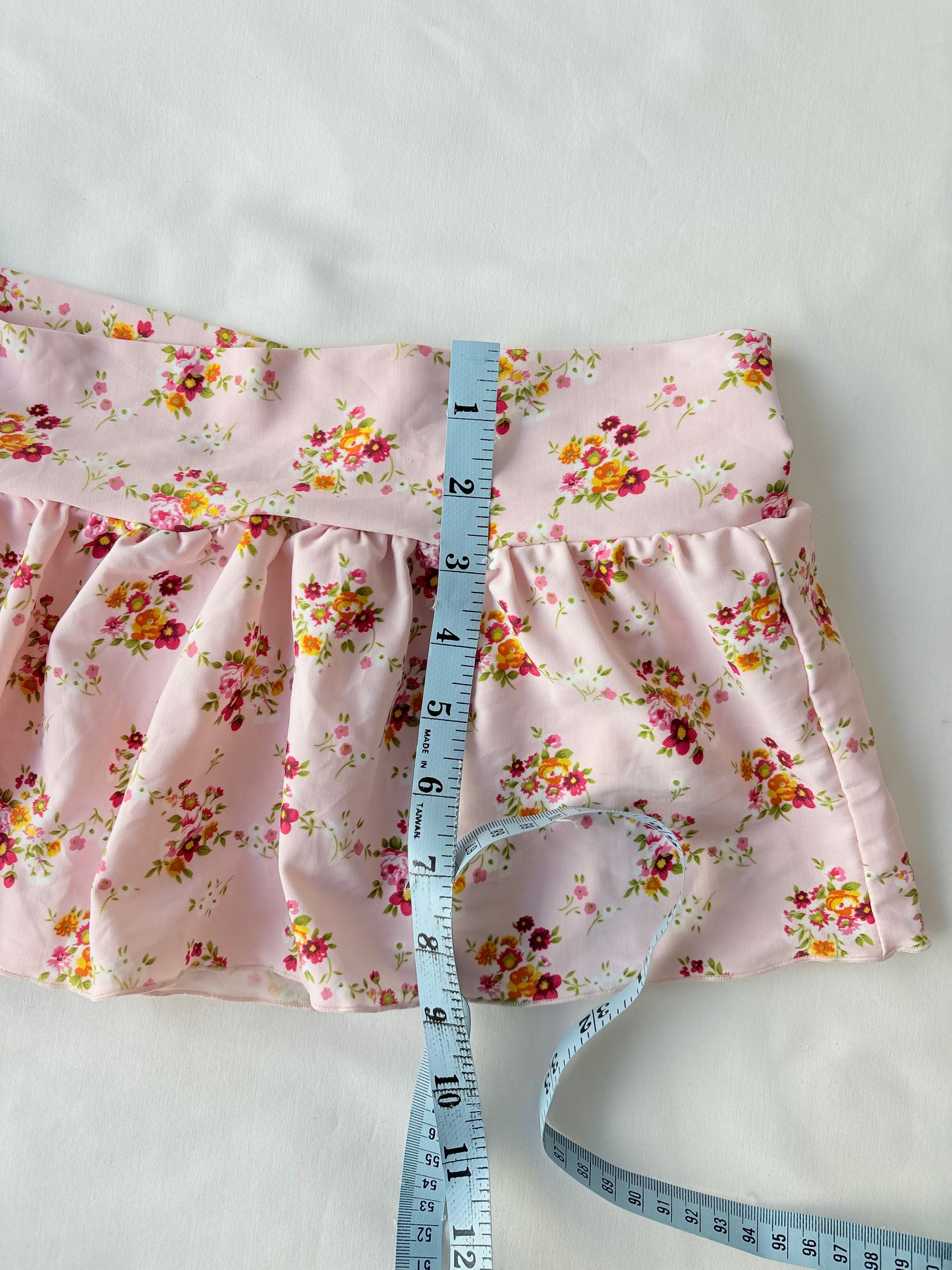 00’s Baby pink floral mini skirt | Size 6