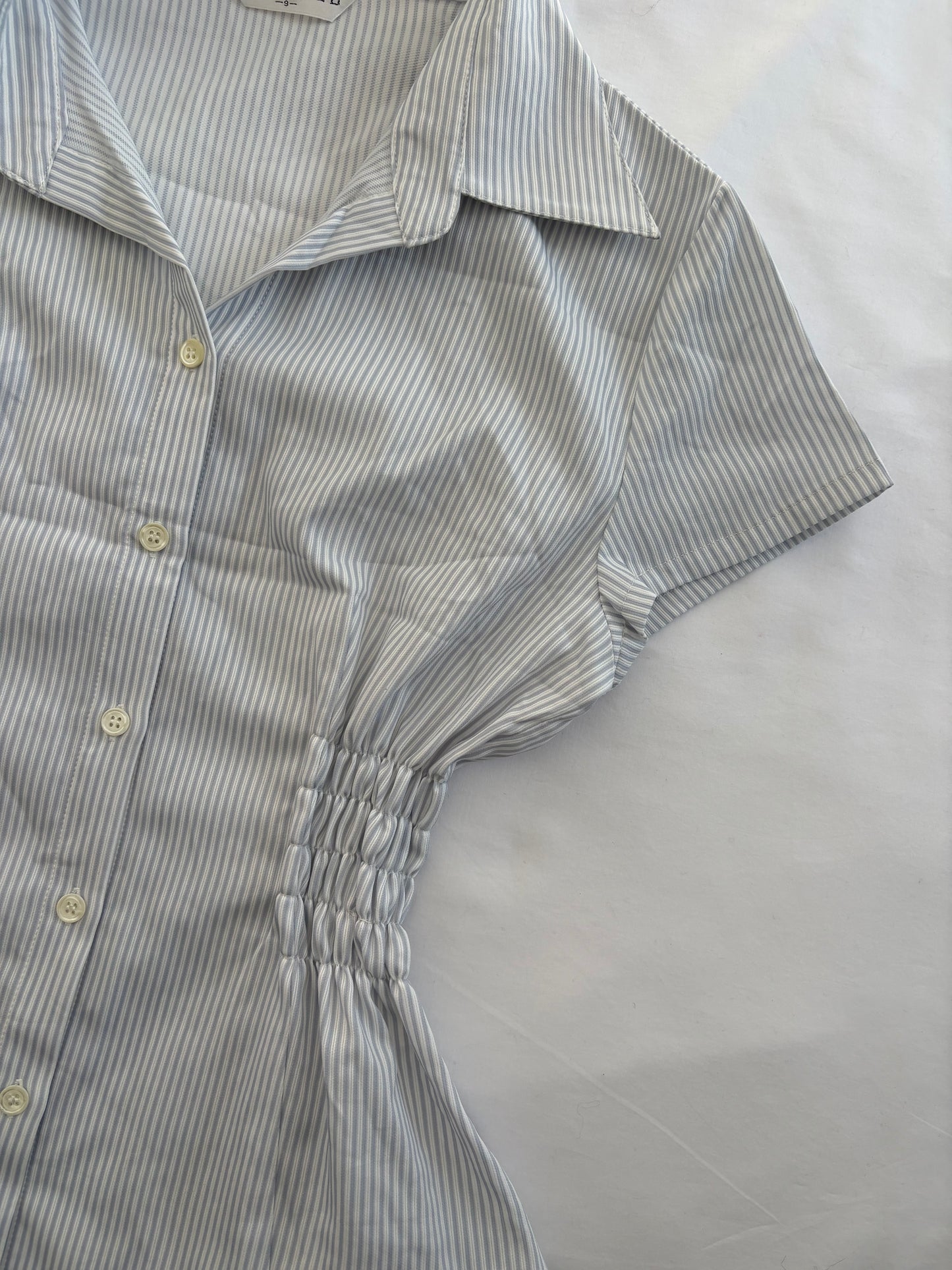 00’s Short sleeve cinched shirt | Size 8-10
