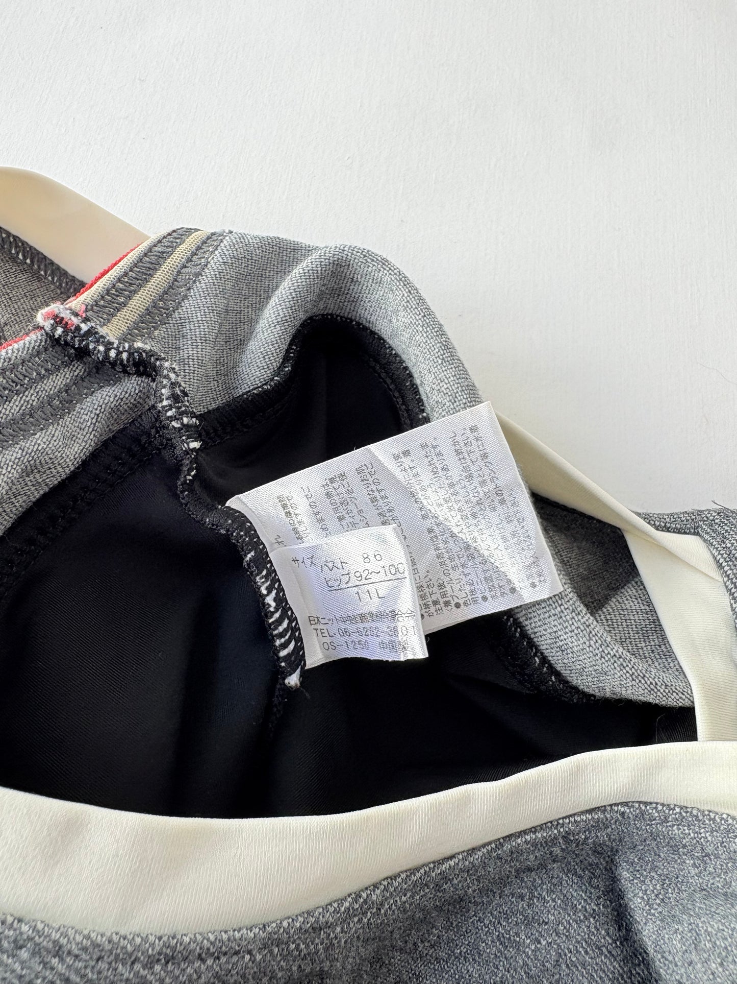 00’s Marie Claire sports tank | Size 10