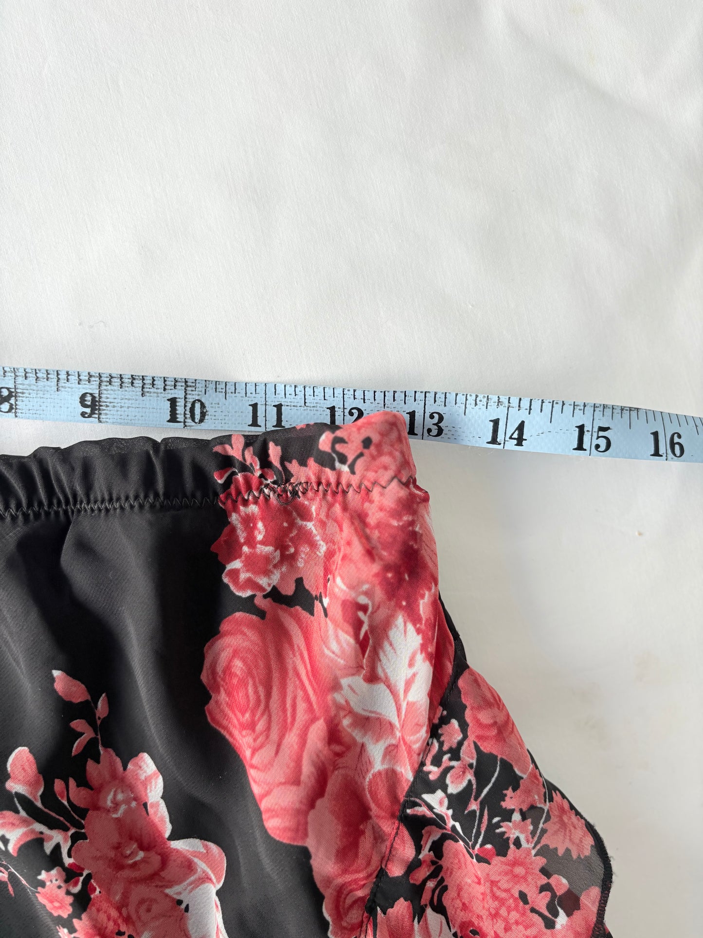00’s Rose ruffle midi skirt | Size 6-8