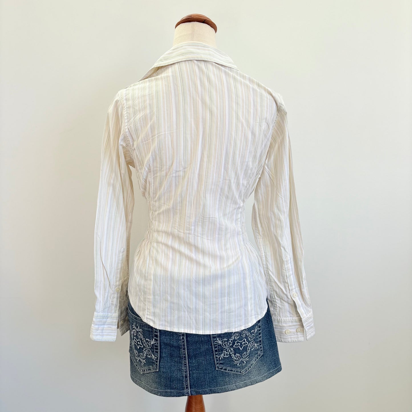 00’s Cream striped cinched shirt | Size 8