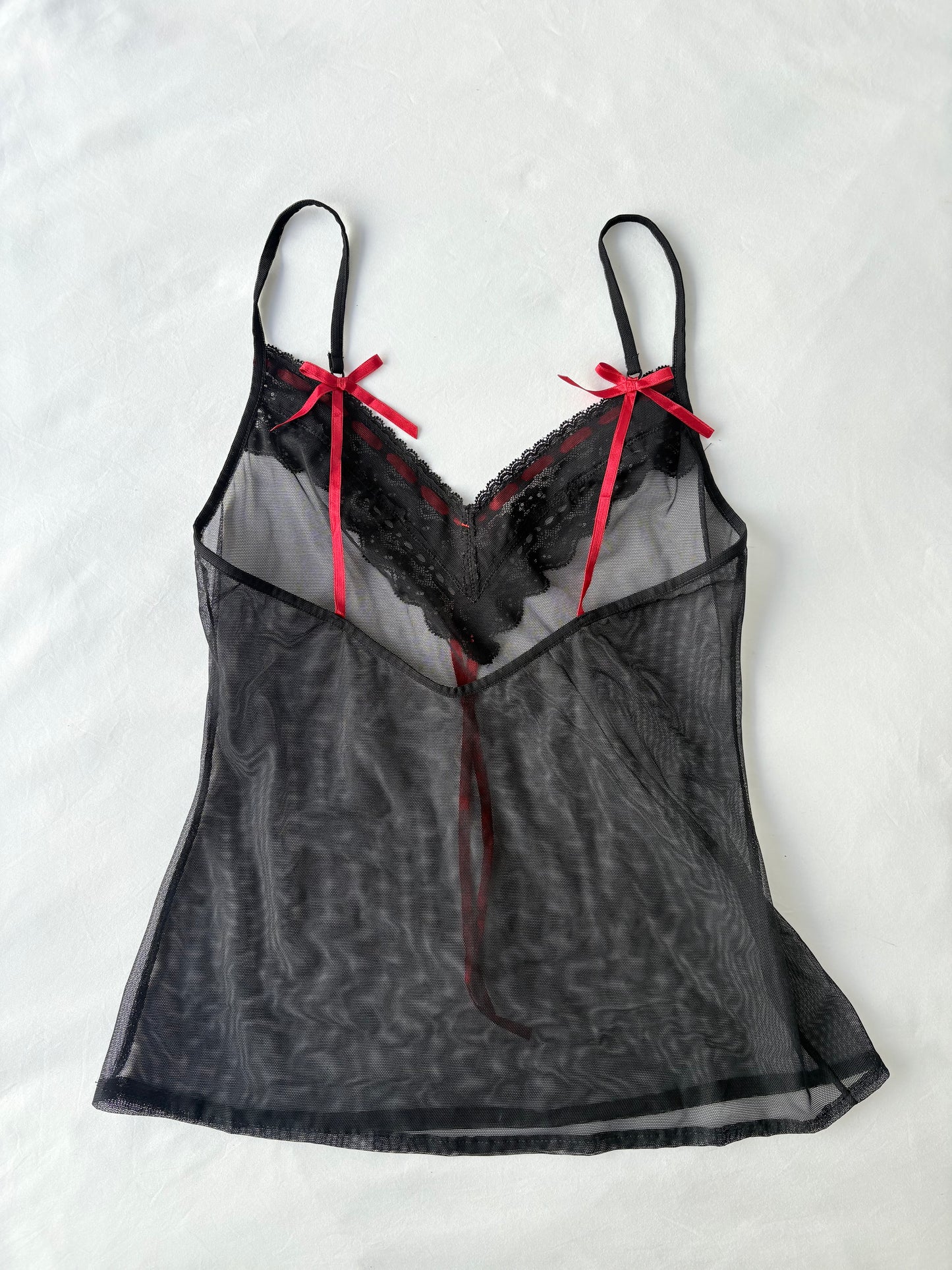 00’s Red ribbon mesh cami | Size 10-12