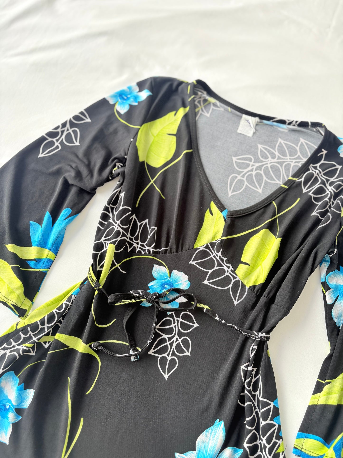 00’s Tie waist flared top | Size 10-12