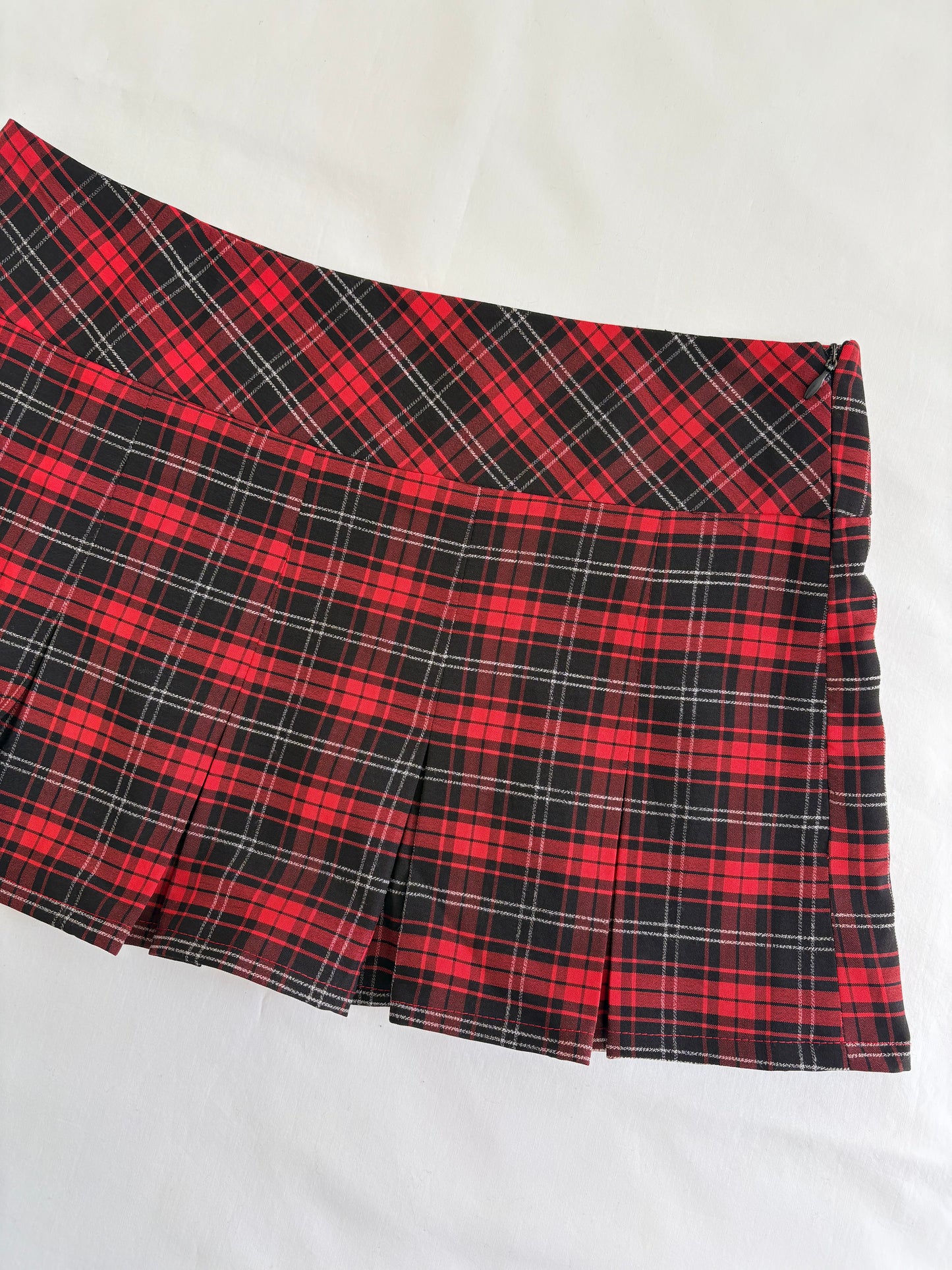 00’s Red plaid micro skirt | Size 8