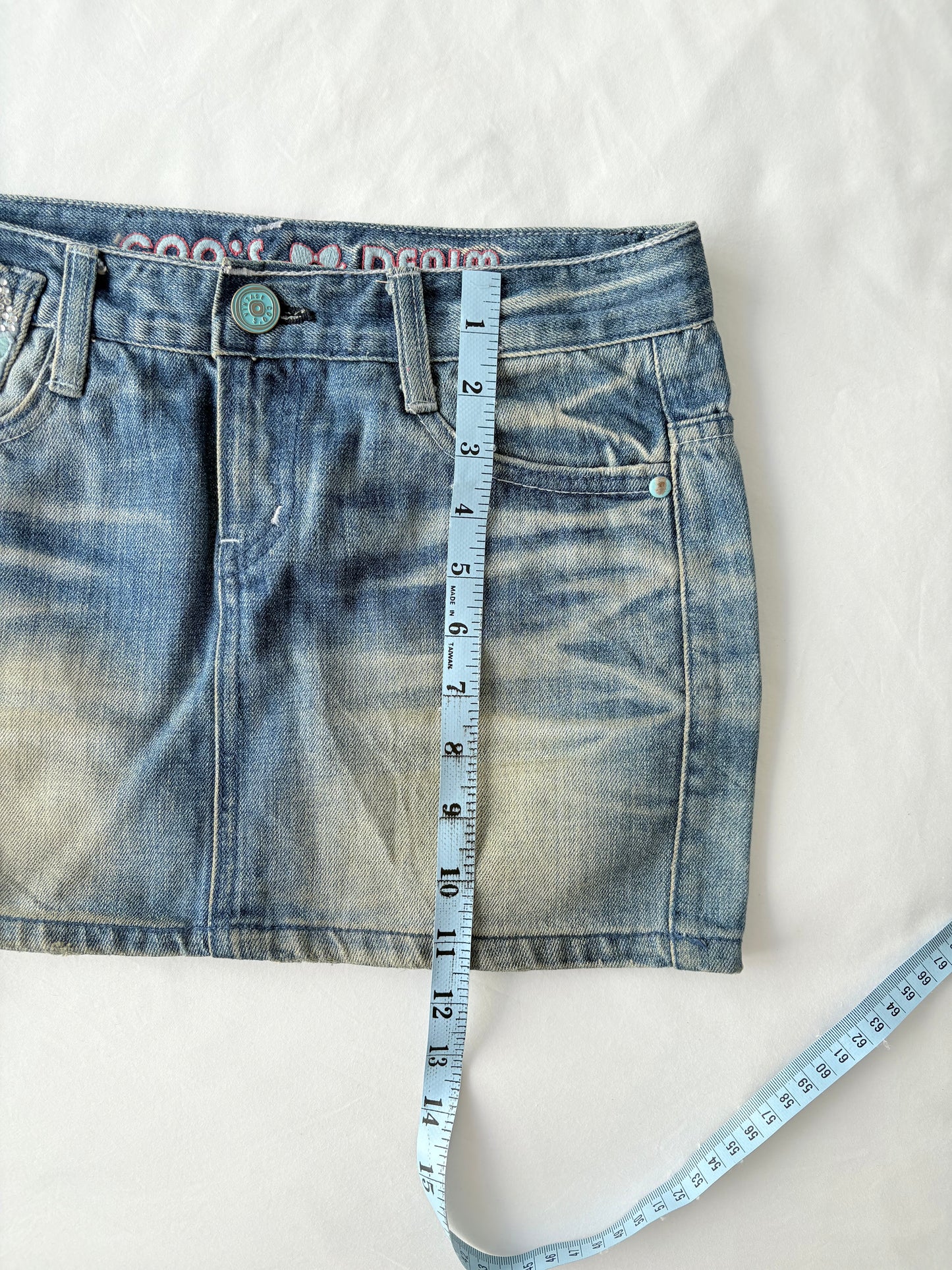 00’s Bow embroidered denim skirt | Size 8