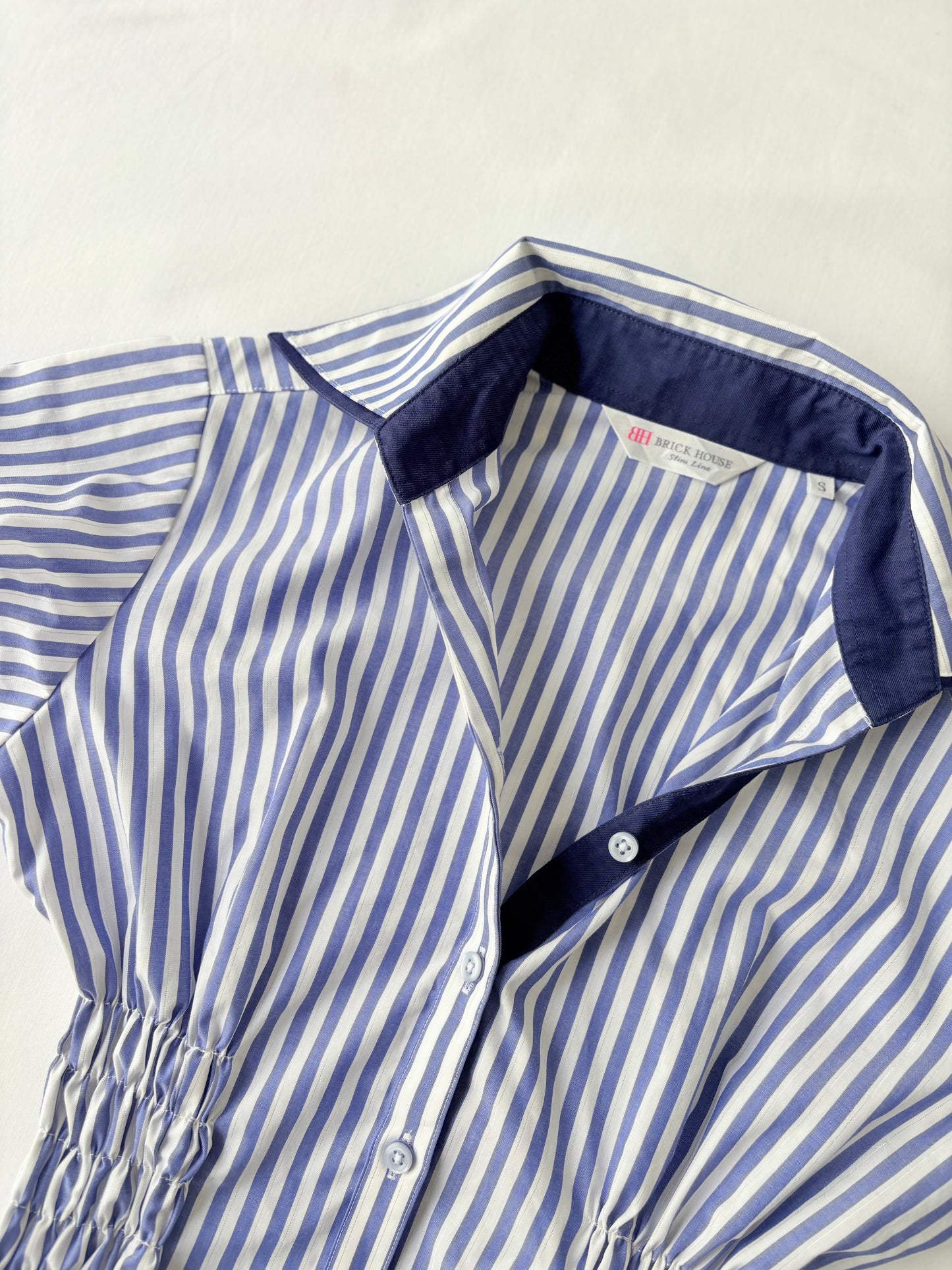00’s Cinched blue pinstripe shirt | Size 8