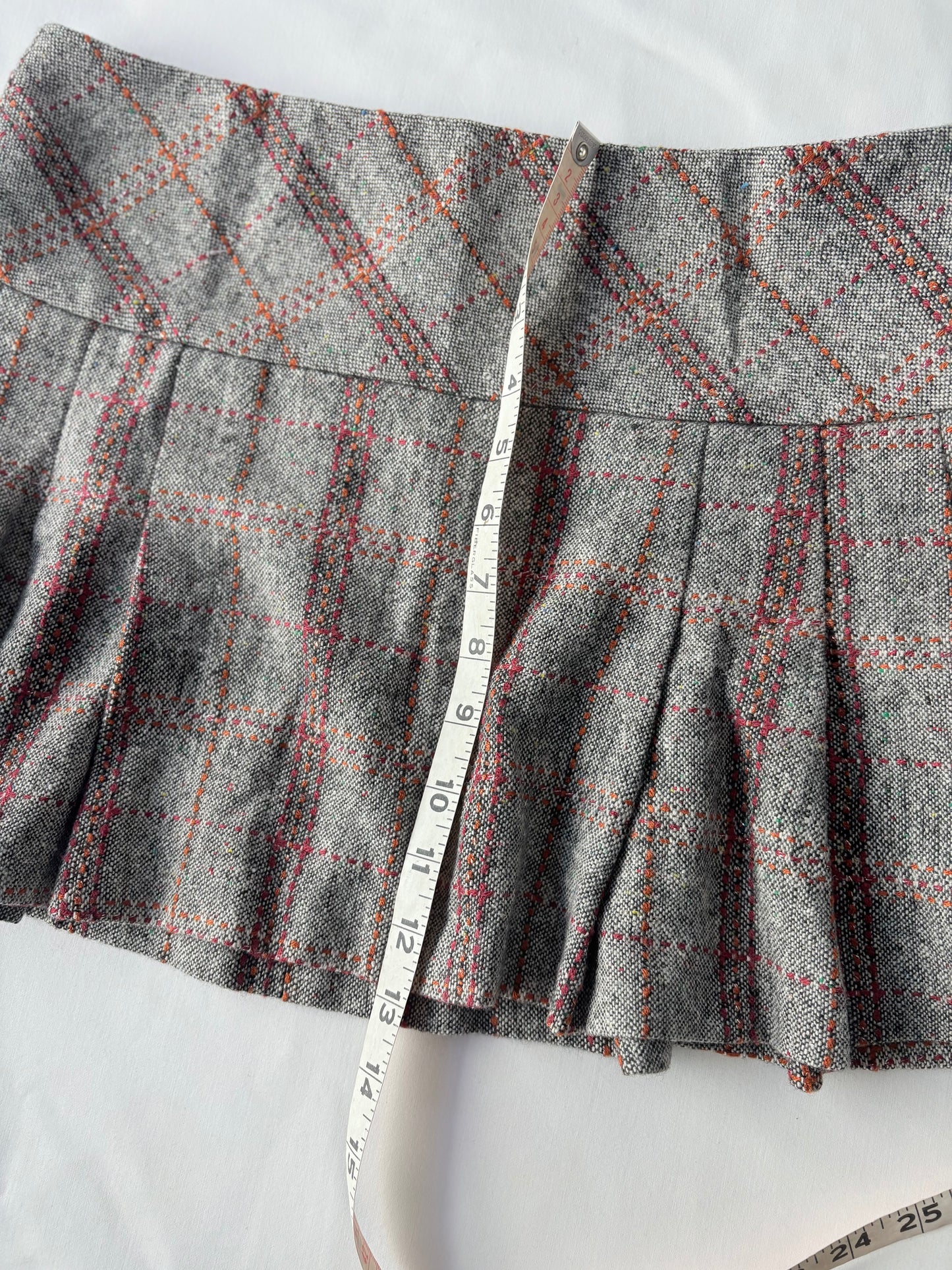 00’s Pleated plaid mini skirt | Size 10