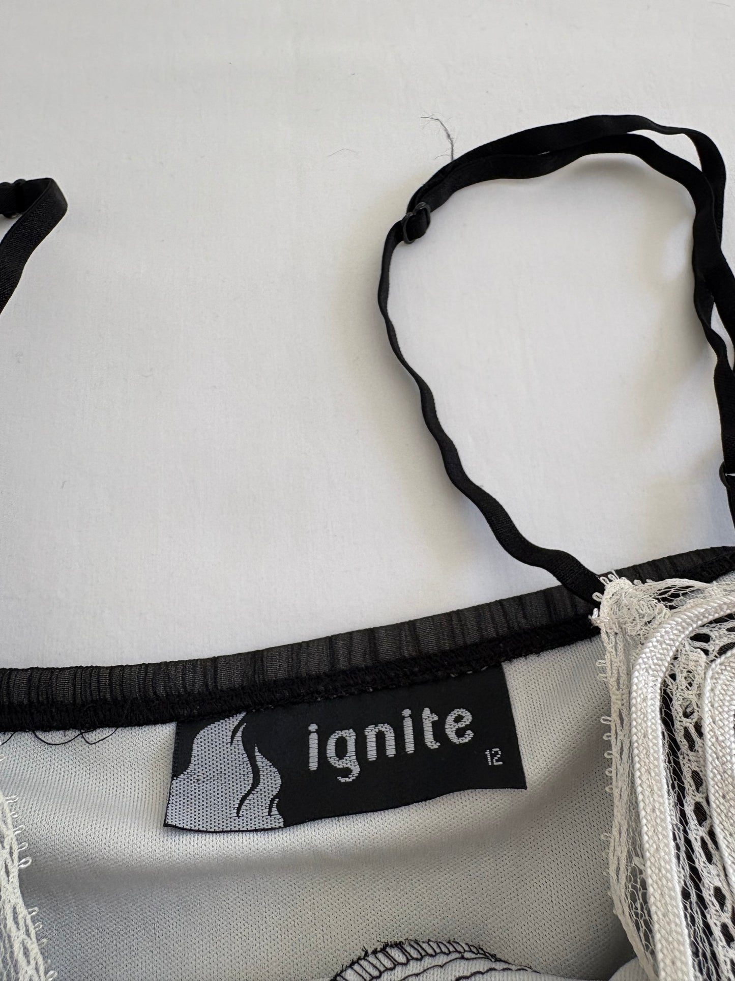 00’s Ribbon tie cami | Size 12