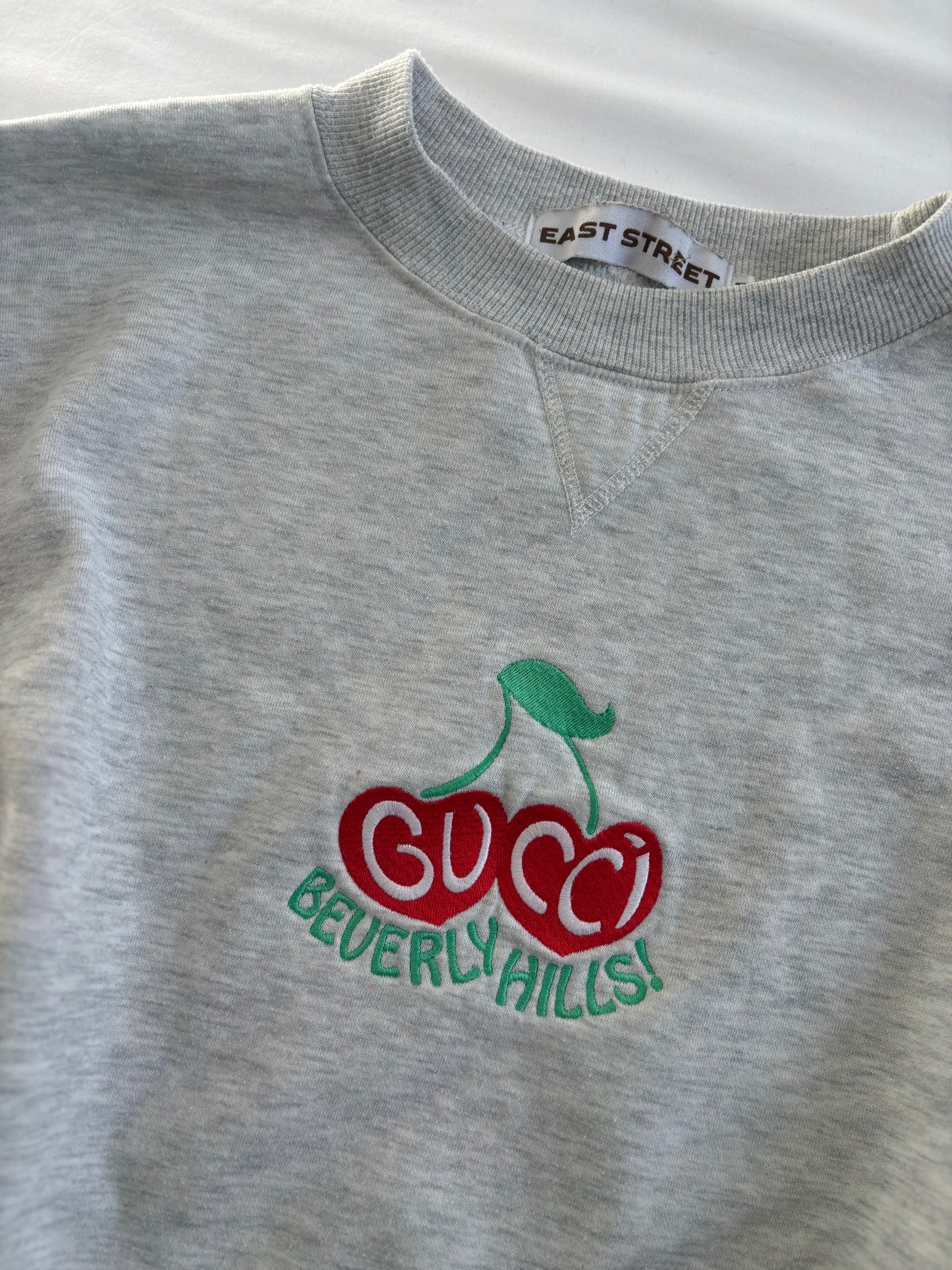 Cherry Beverly Hills crewneck | Size medium