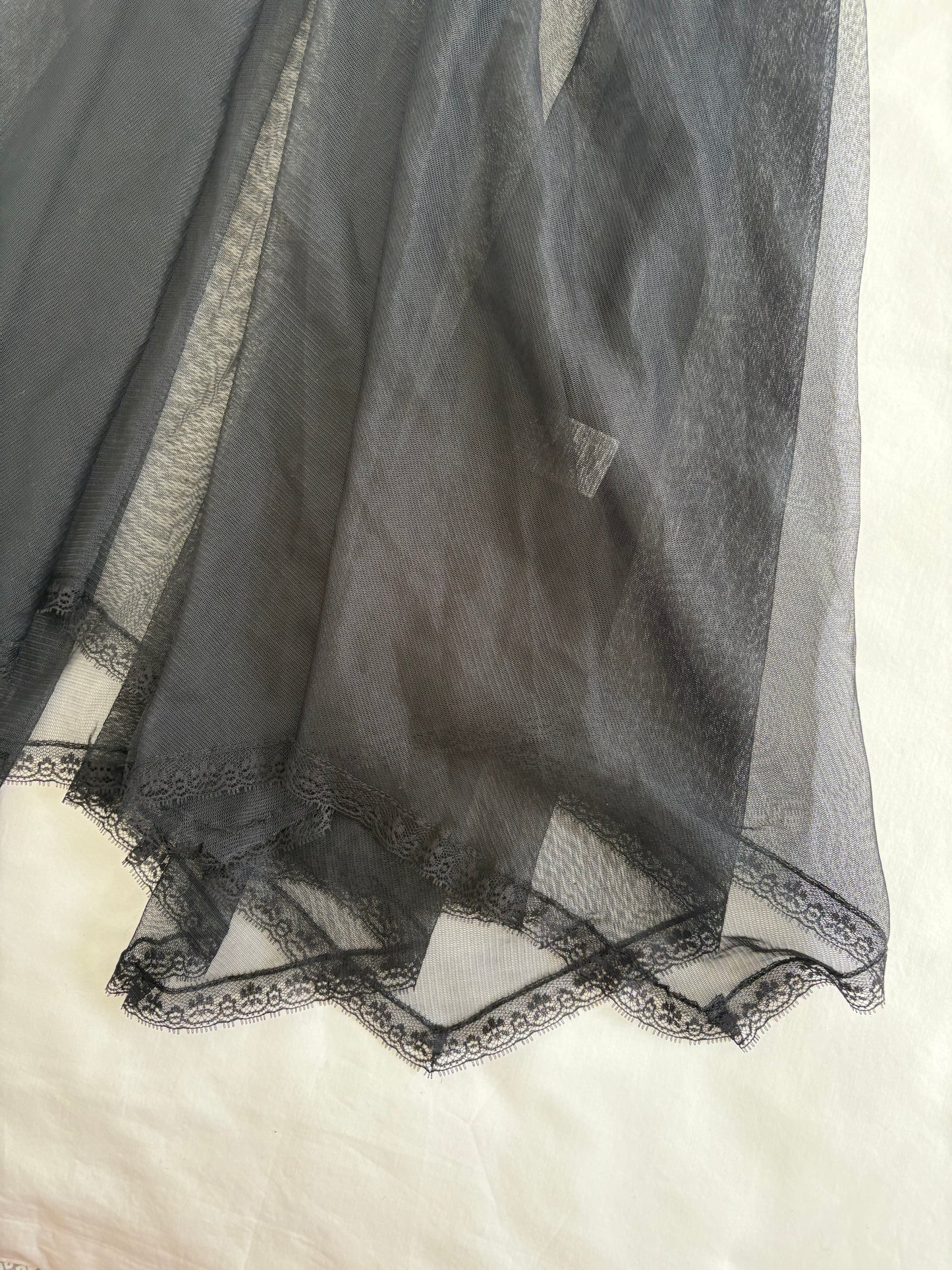 00’s Sheer floral mini slip | Size 10