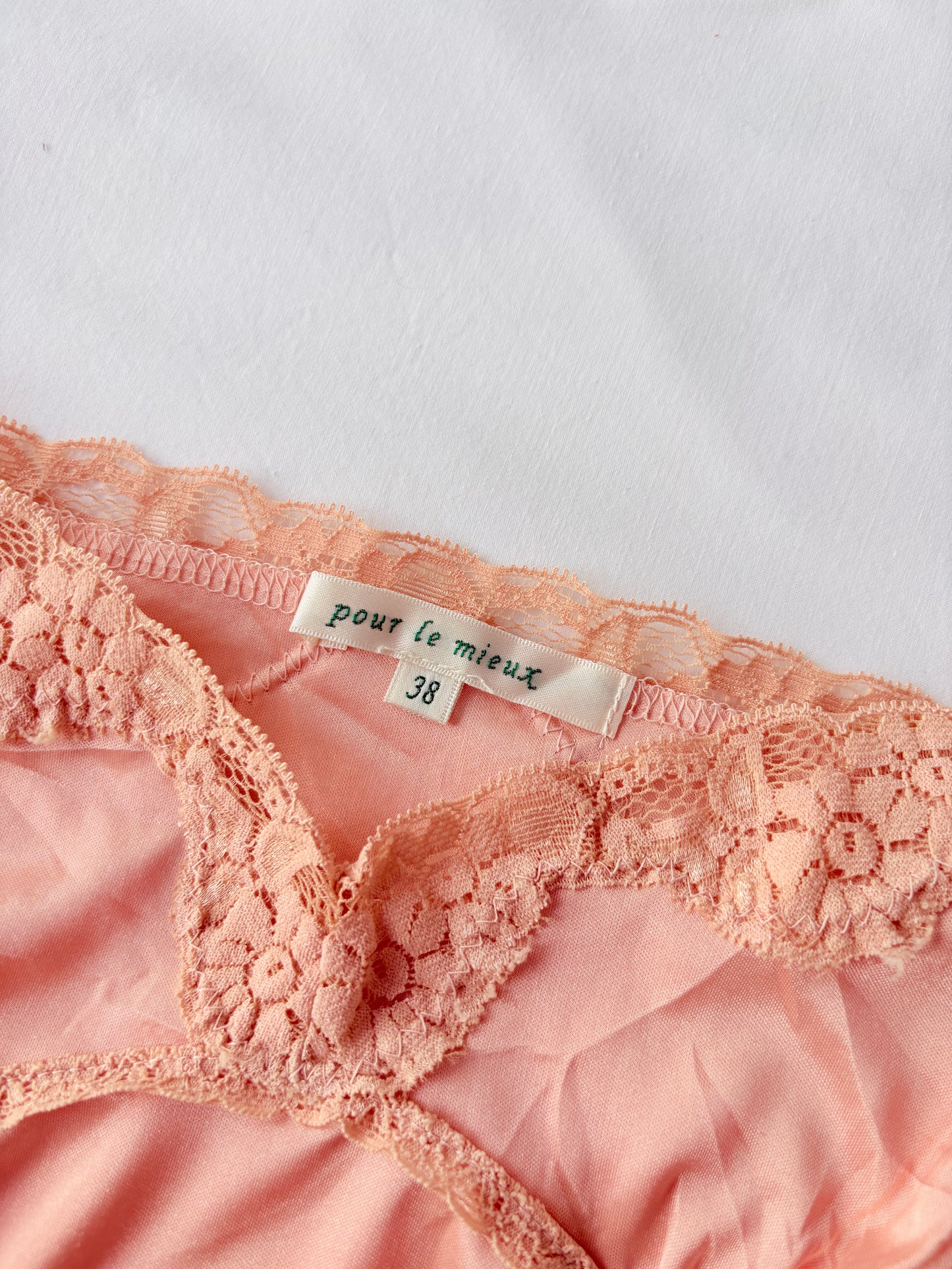 00’s Peach lace trim cami | Size 10