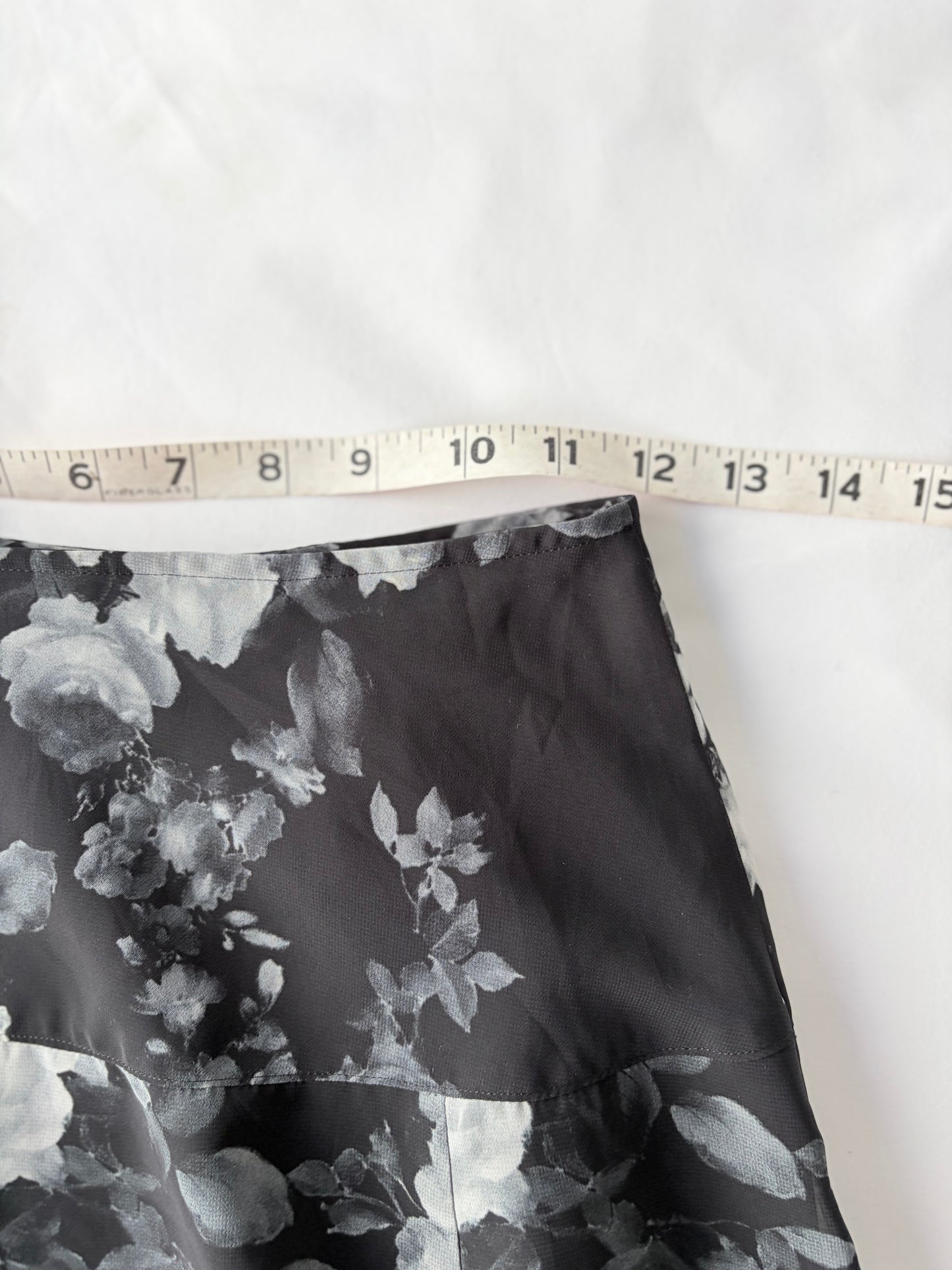 00’s Asymmetrical rose midi skirt | Size 6