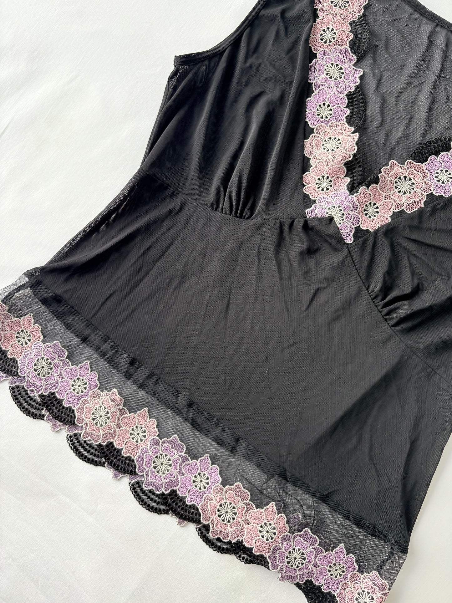 00’s Embroidered floral tank | Size 14