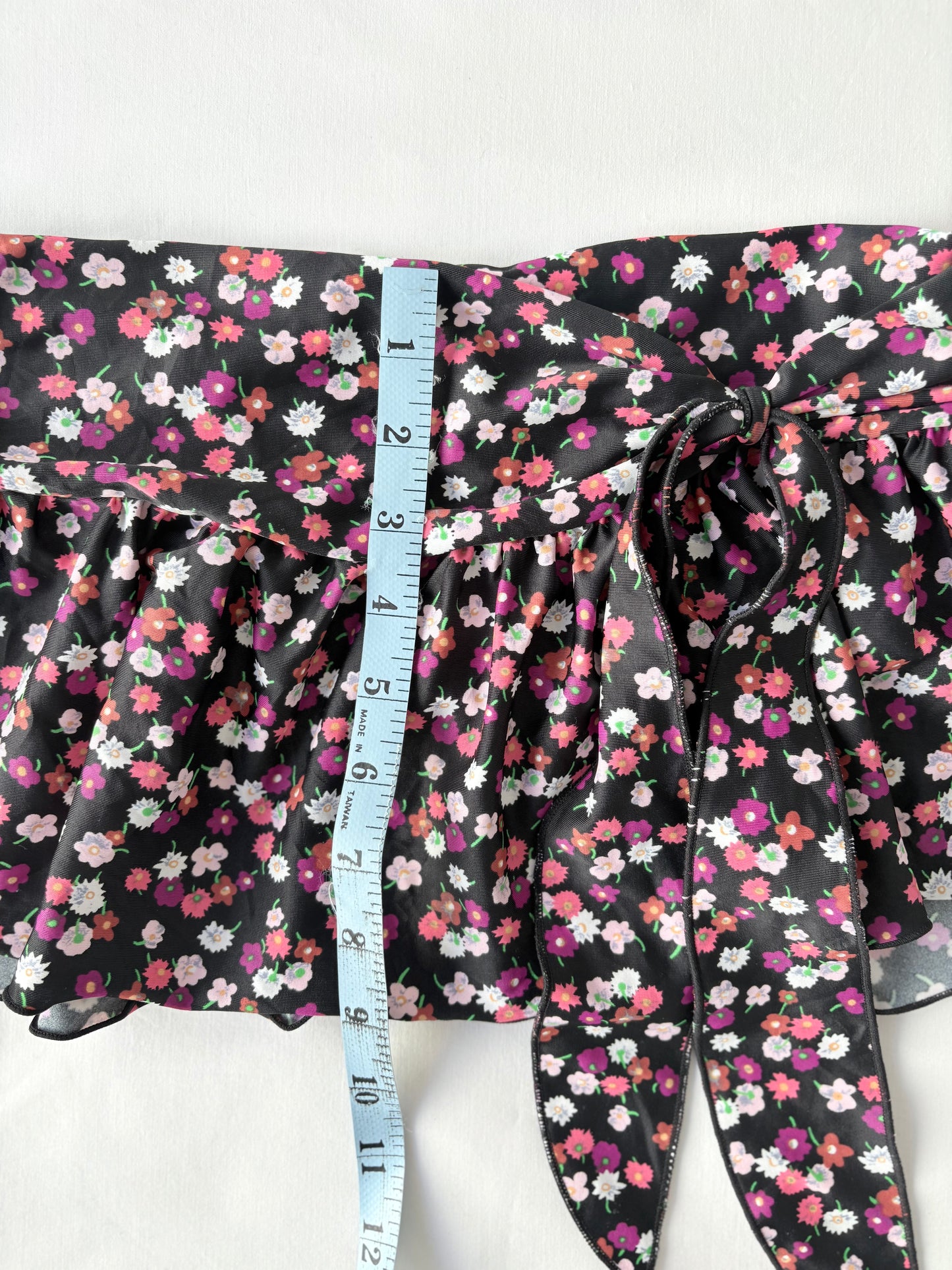 00’s Ditsy floral mini skirt | Size 8