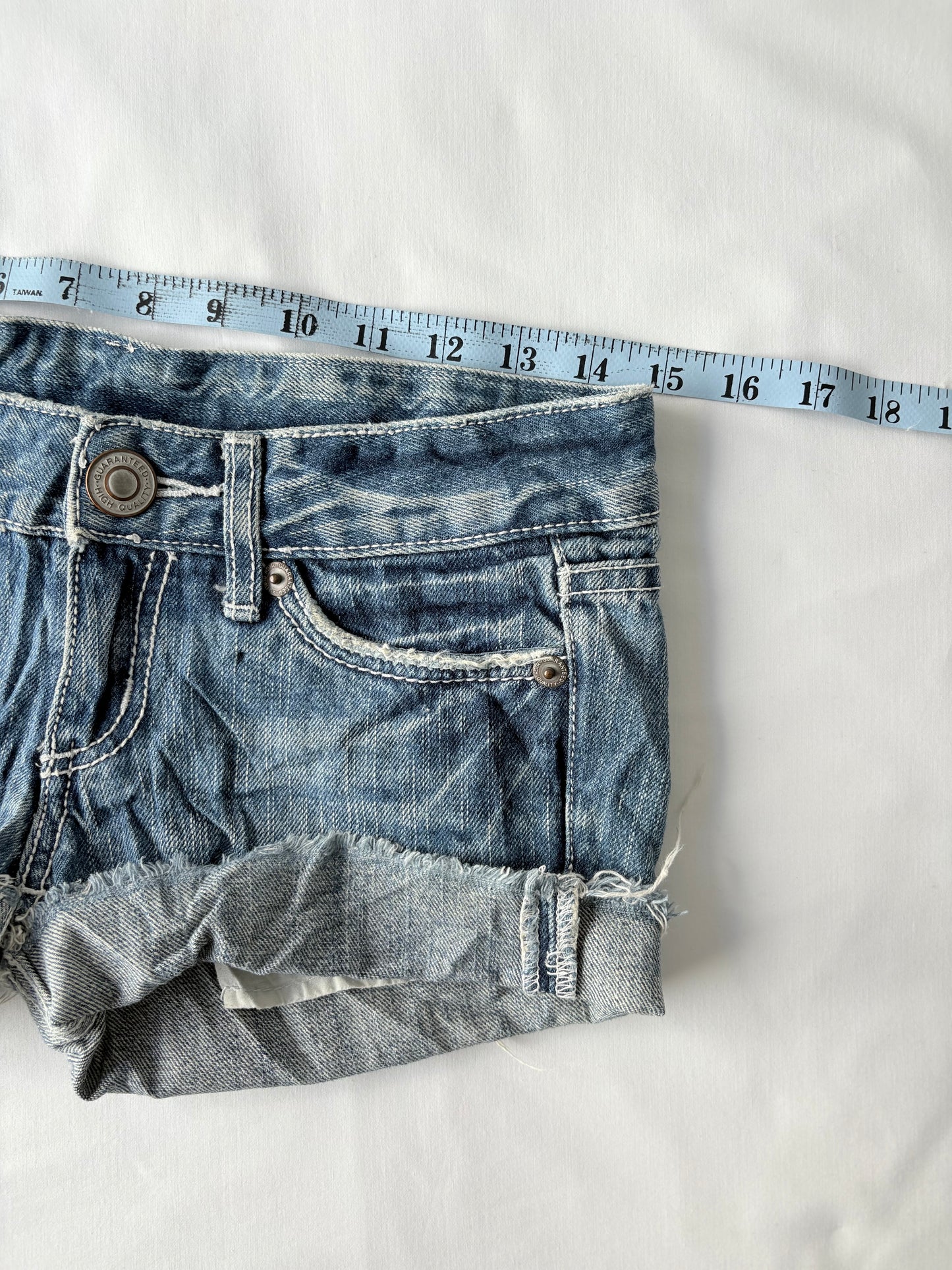 00’s Vence low rise shorts | Size 10
