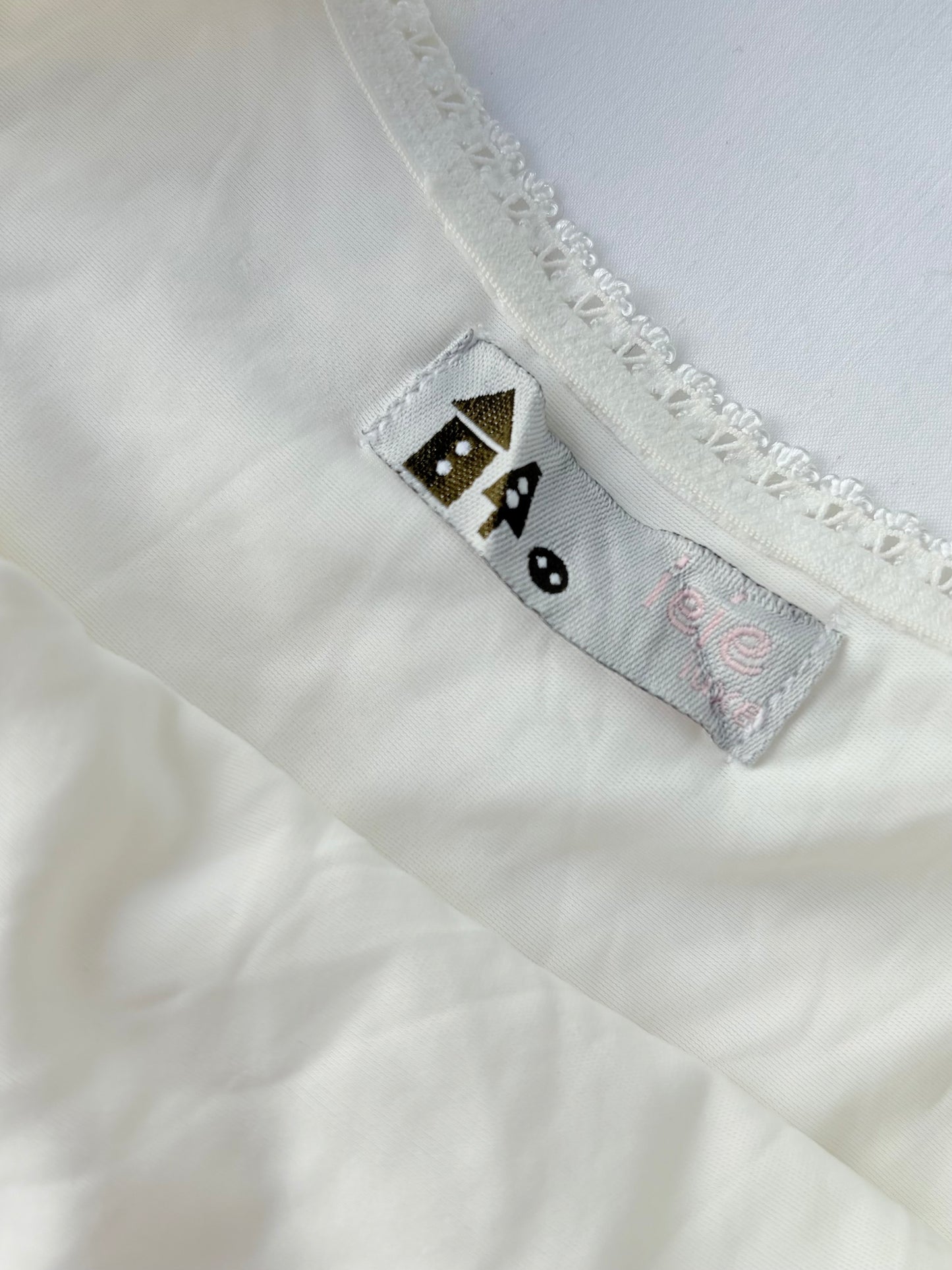 00’s Cream ribbon lace top | Size 8
