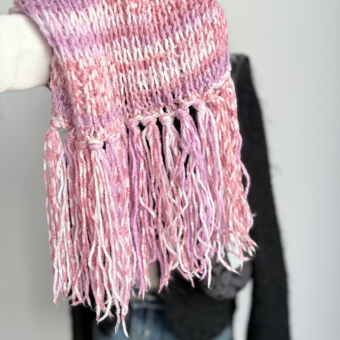 00’s Pink knit tassel scarf