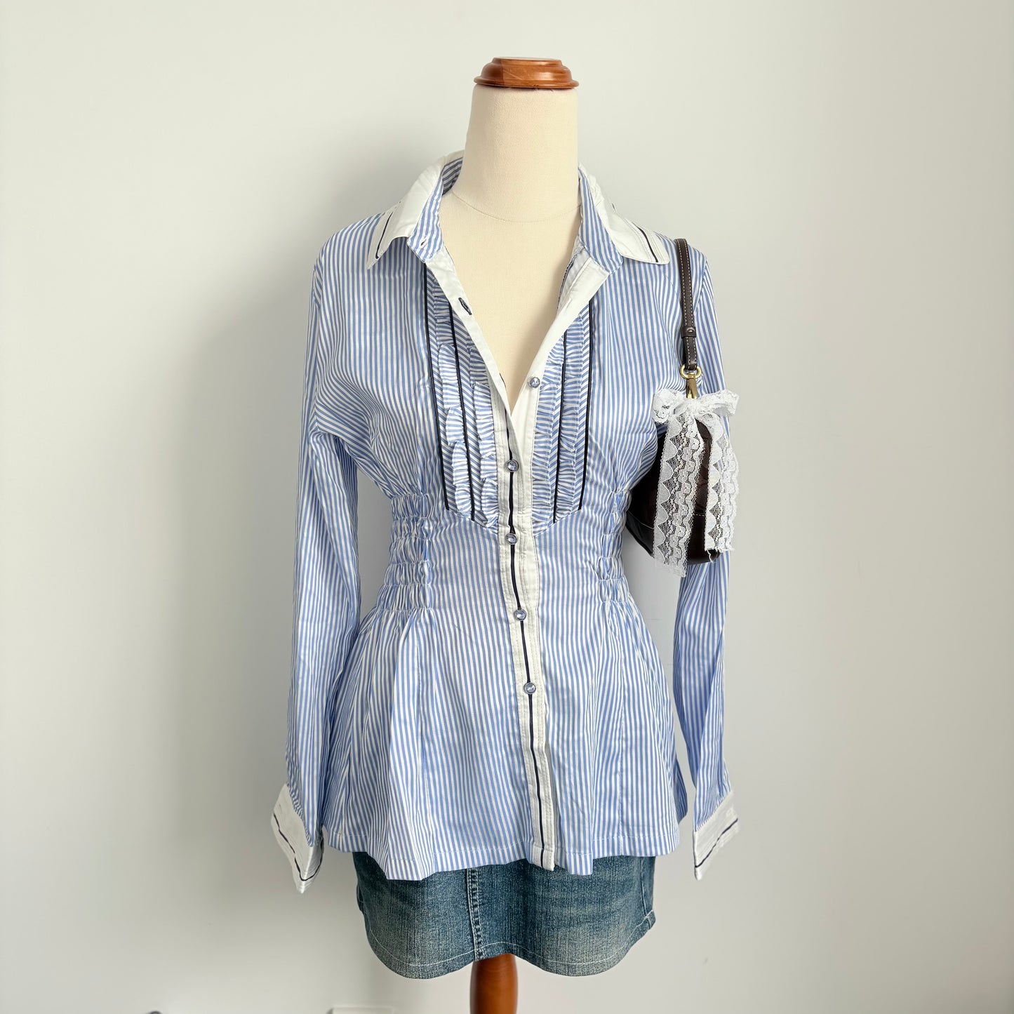 00’s Blue ruffle cinched shirt | Size 12