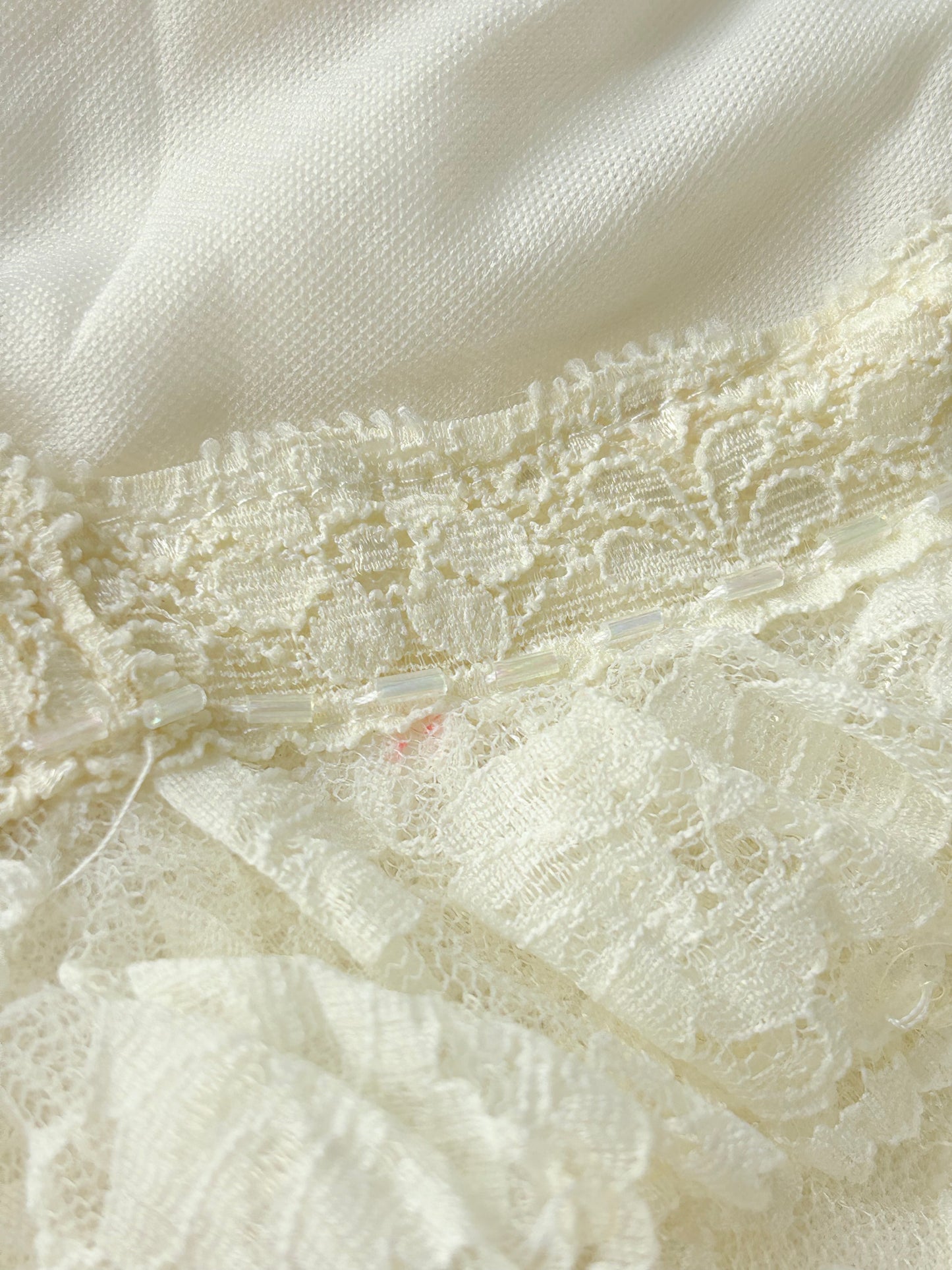 00’s Jie Bird ruffle cream top | Size small