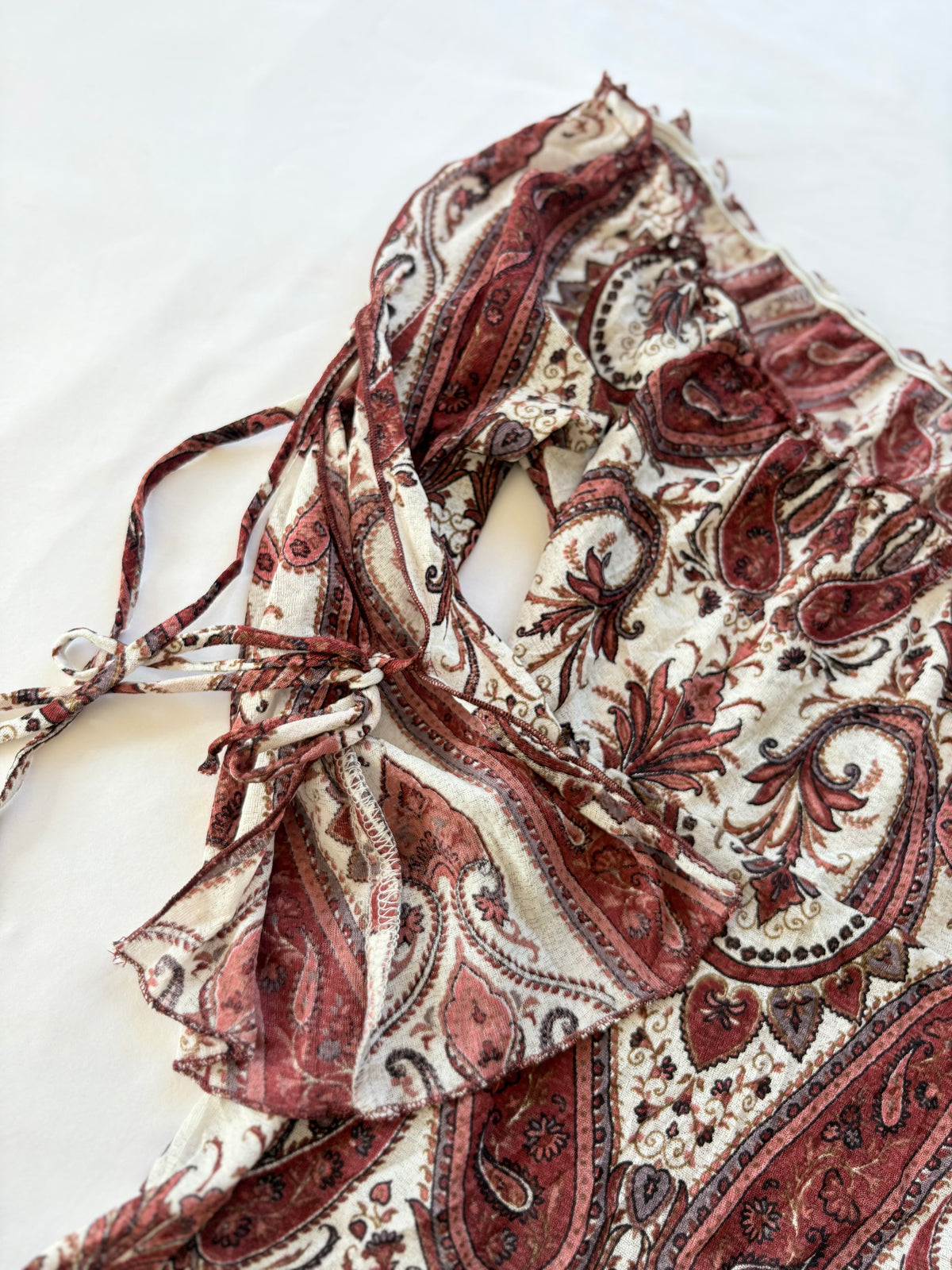 00’s Wetseal paisley milkmaid top | Size medium
