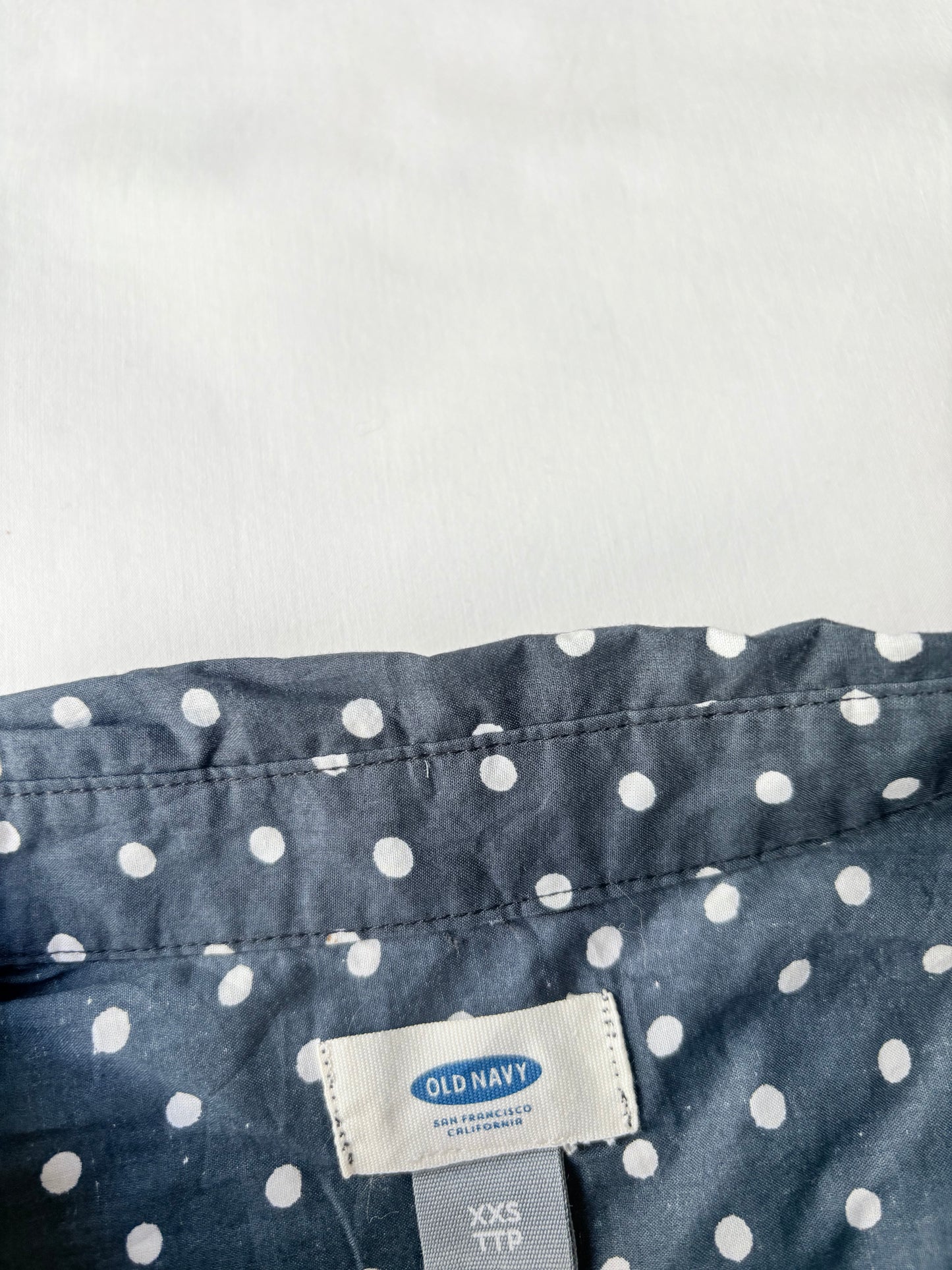 00’s Polka dot cinched shirt | Size 8-10