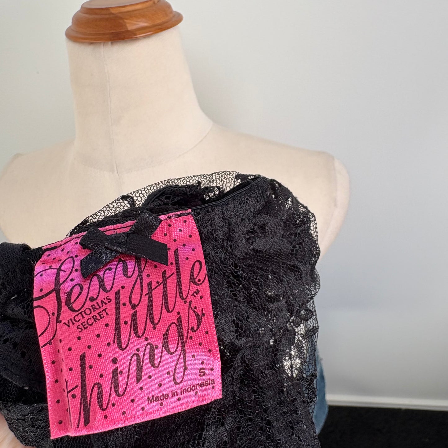 00’s Victorias Secret bow cami | Size small