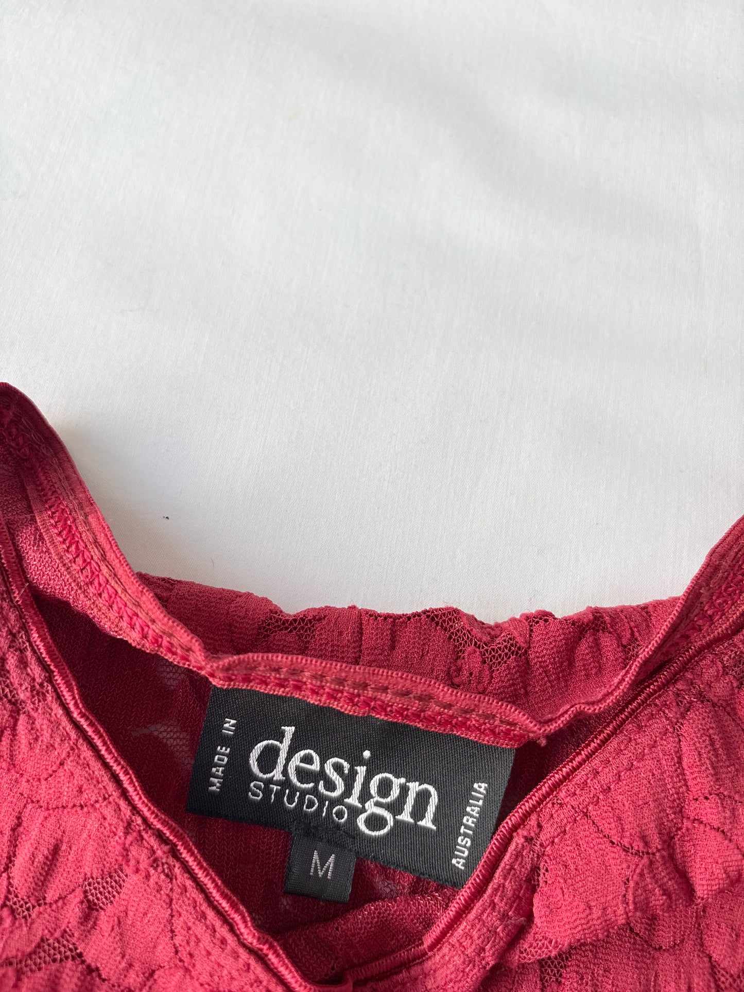 00’s Design red lace tank | Size 12