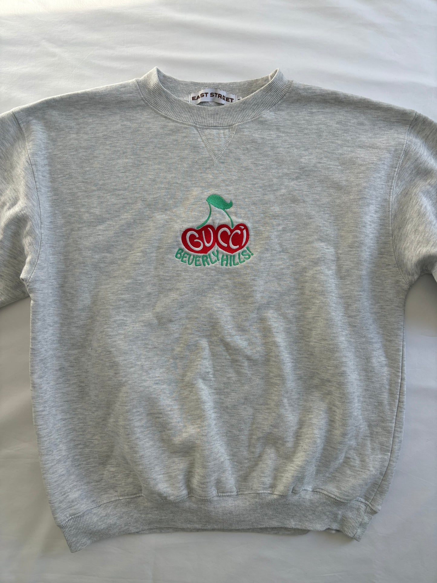 Cherry Beverly Hills crewneck | Size medium