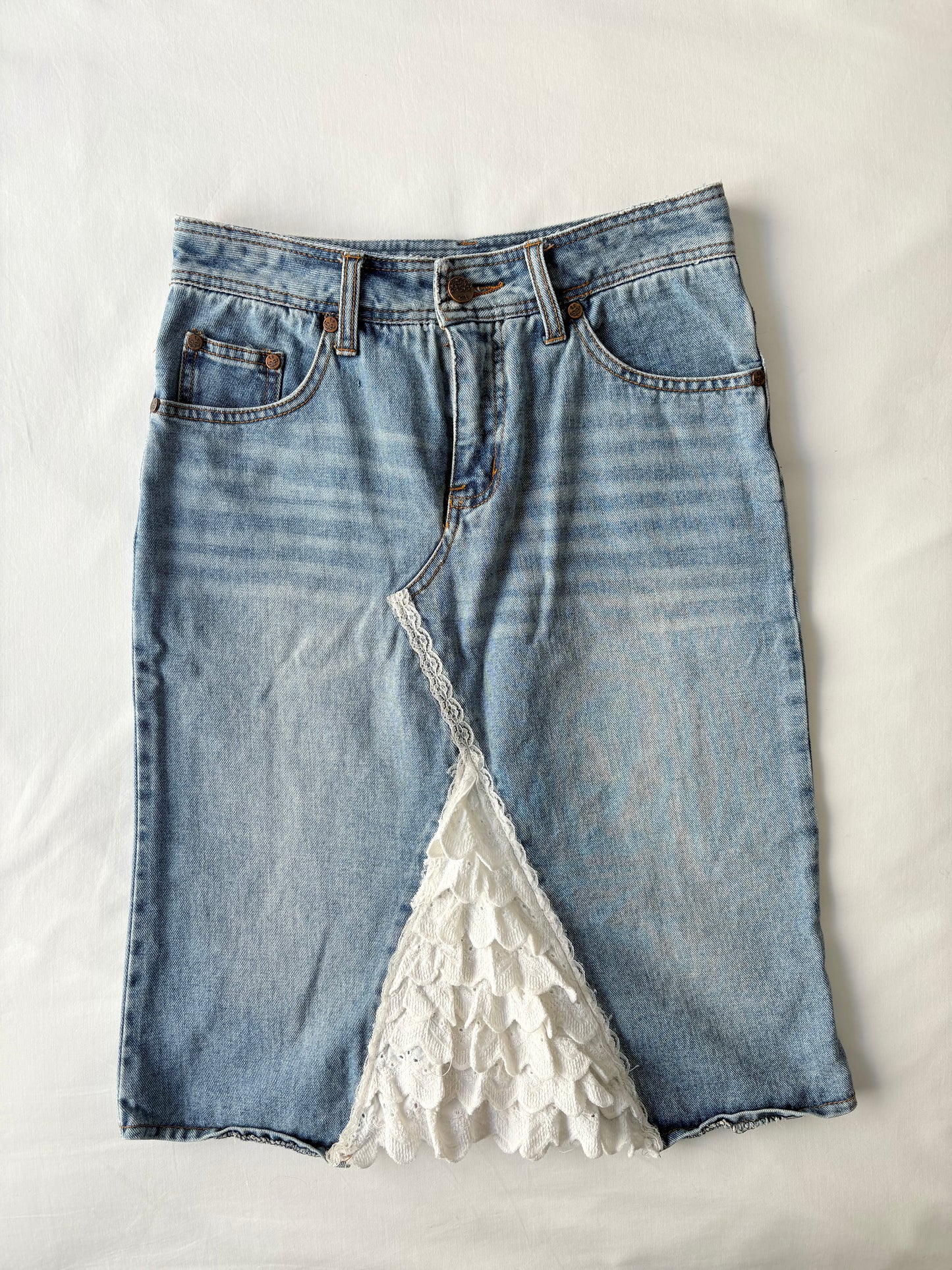 00’s Denim ruffle midi skirt | Size 10