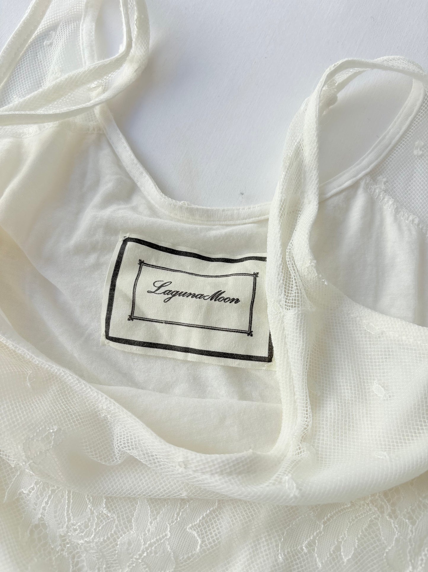 00’s Laguna Moon cream lace top | Size 10