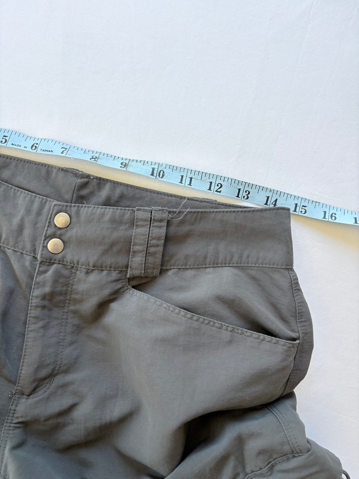 00’s TNF charcoal capris | Size 8