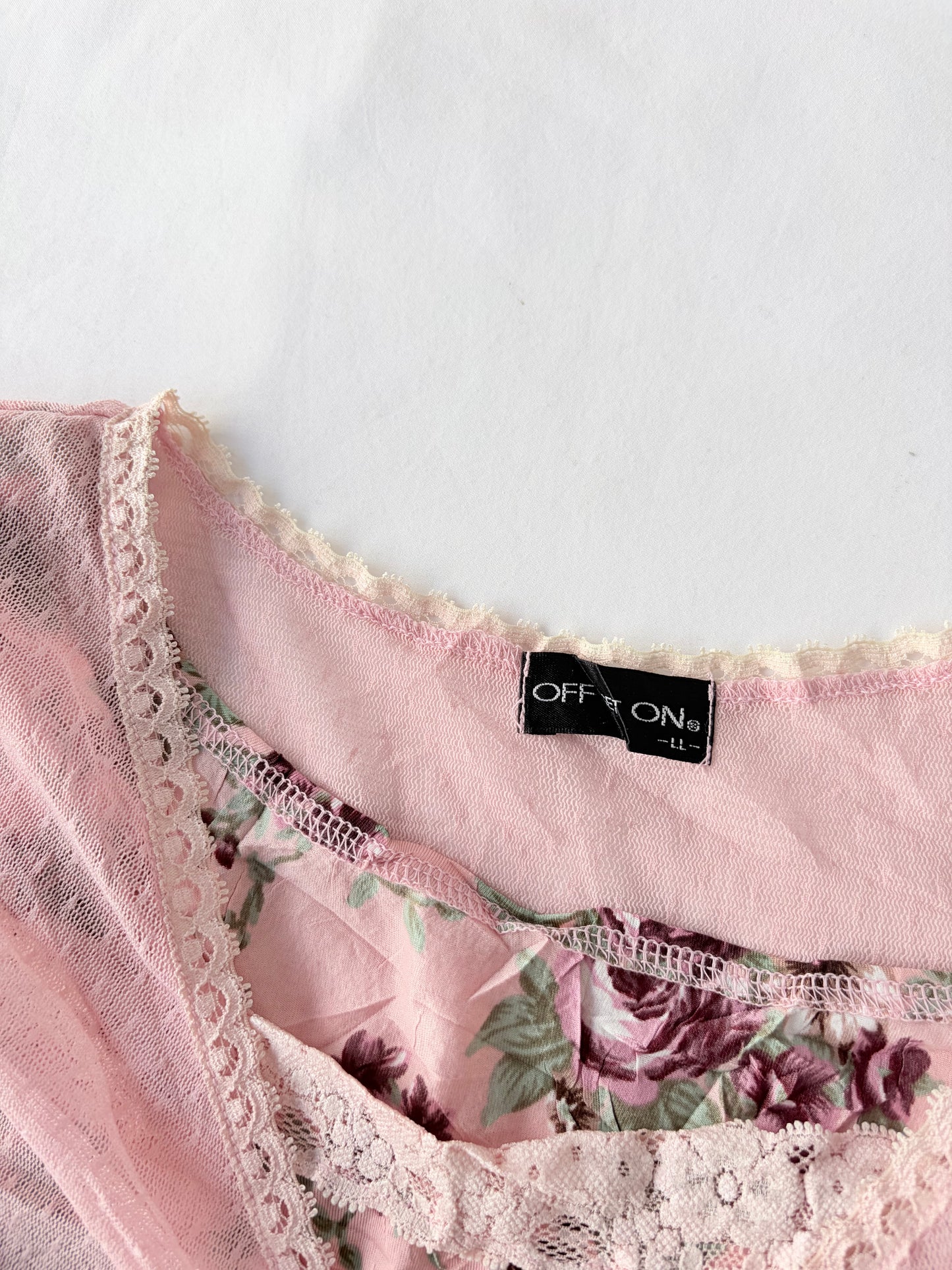 00’s Ruched pink floral top | Size large