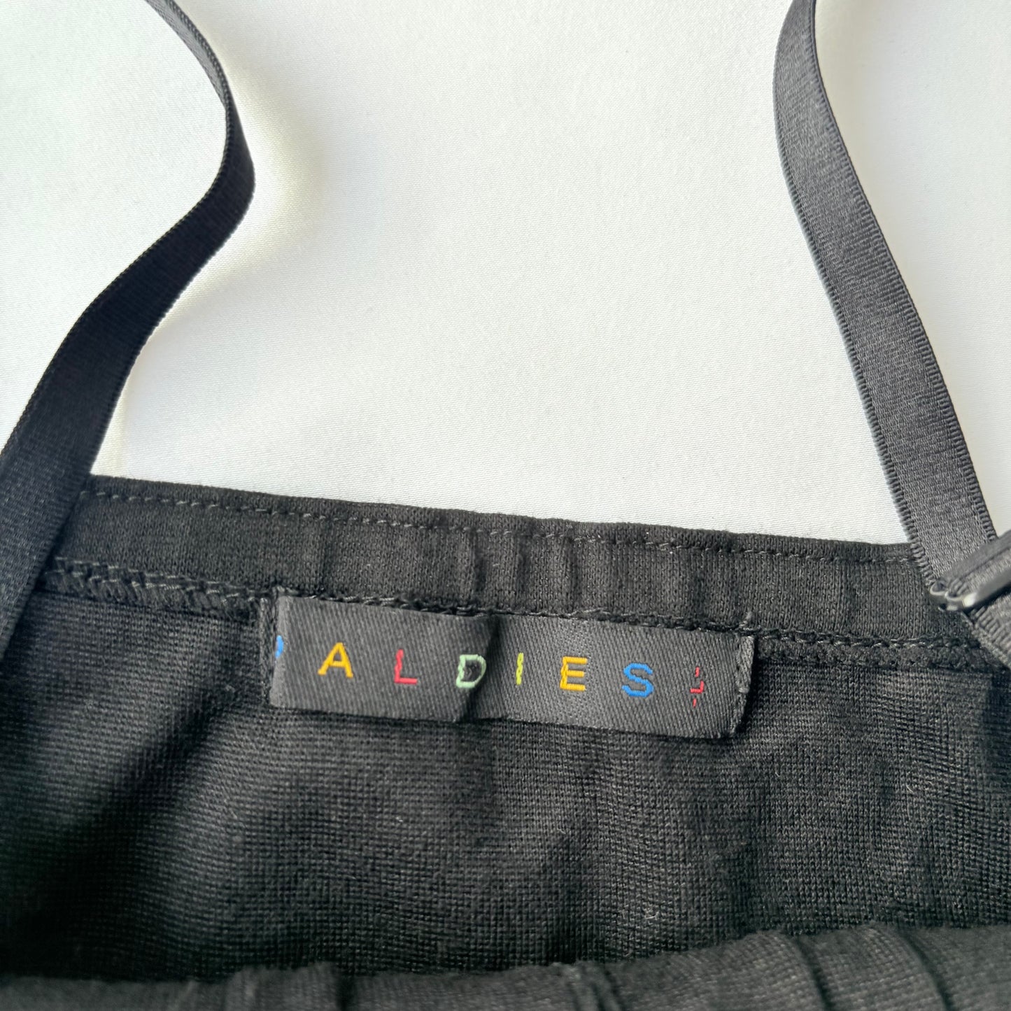 00’s Cropped black tank | Size large