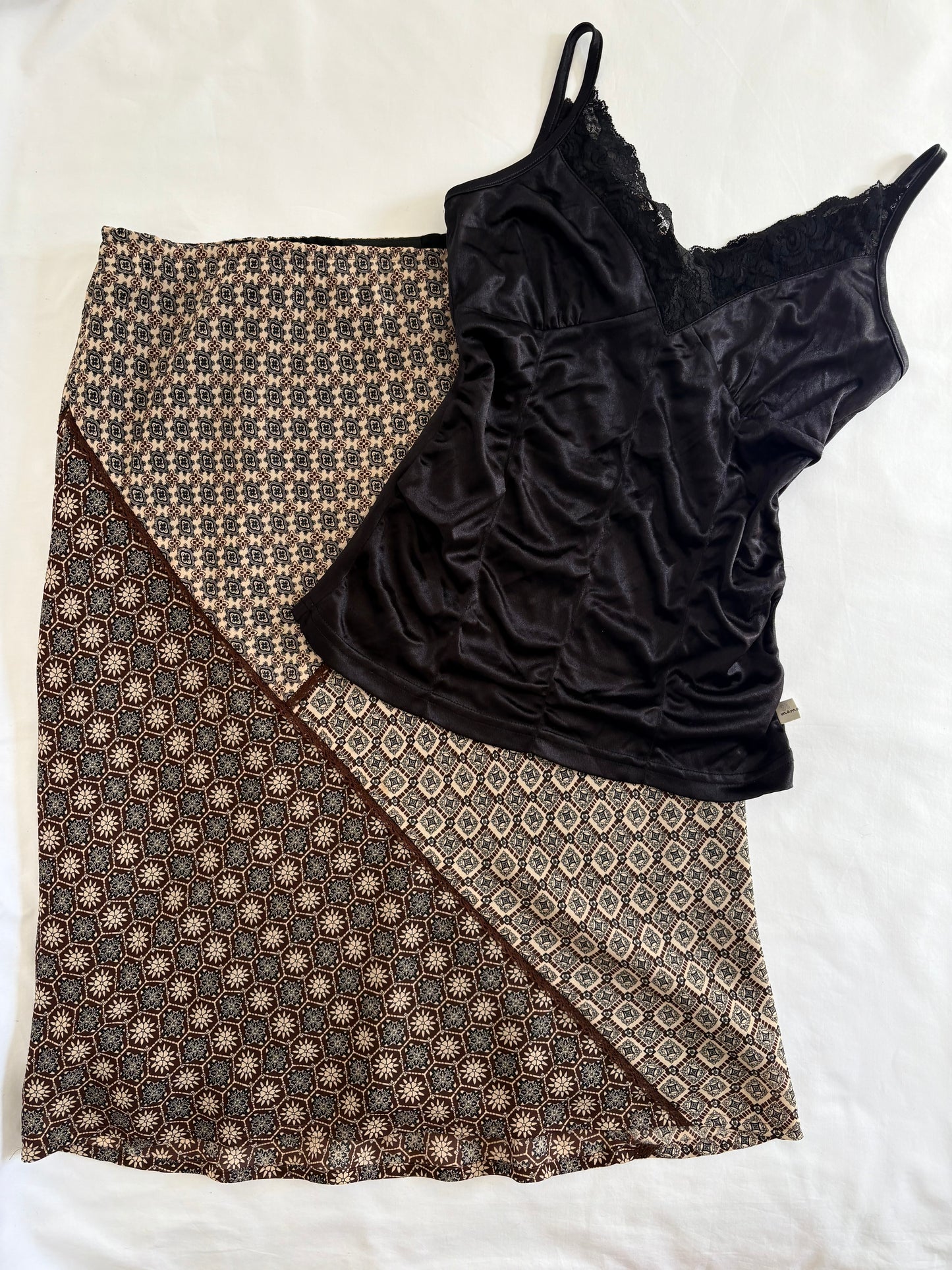 00’s Black satin cami | Size 8
