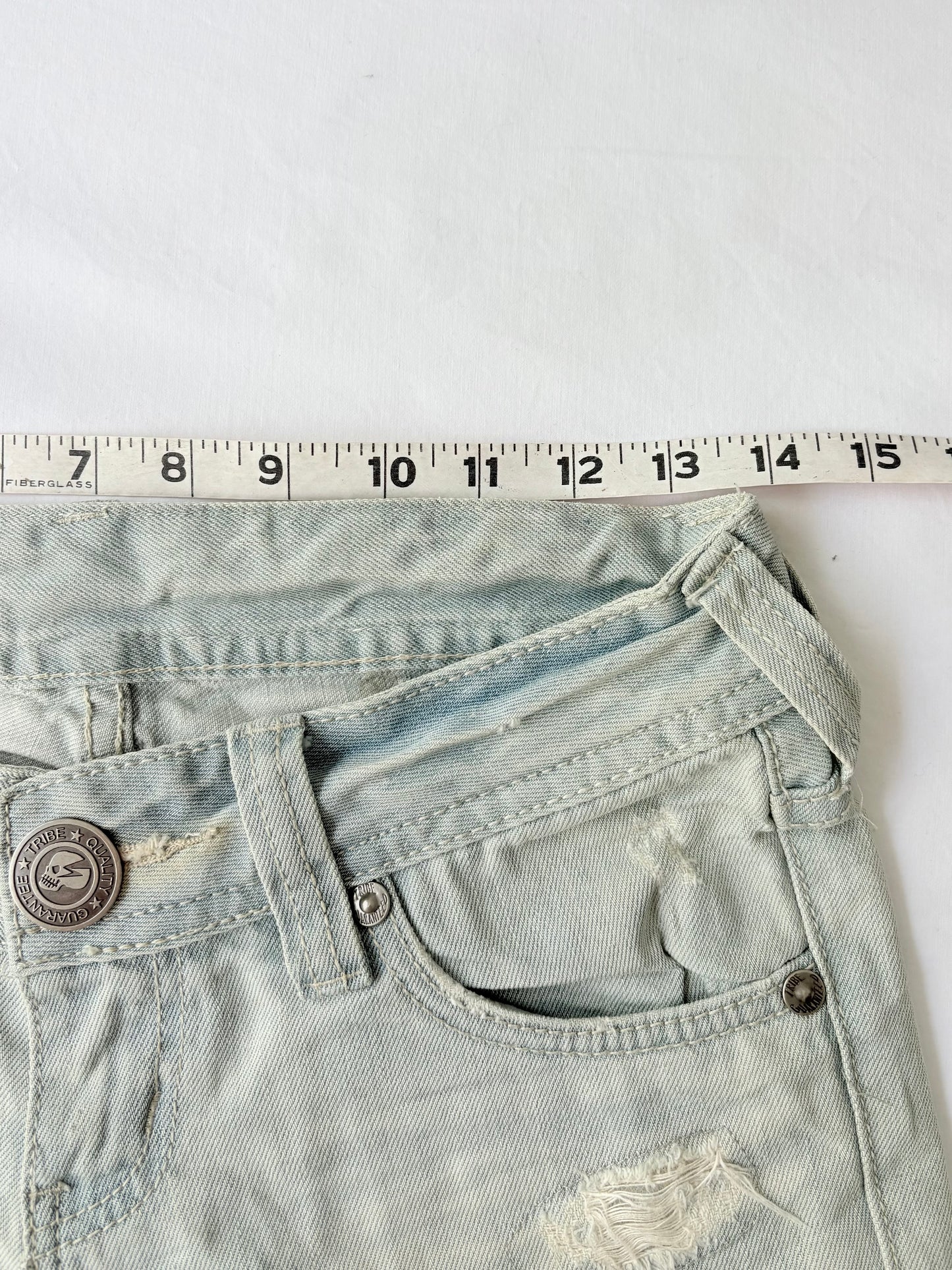 00’s Low rise denim light wash shorts | Size 8