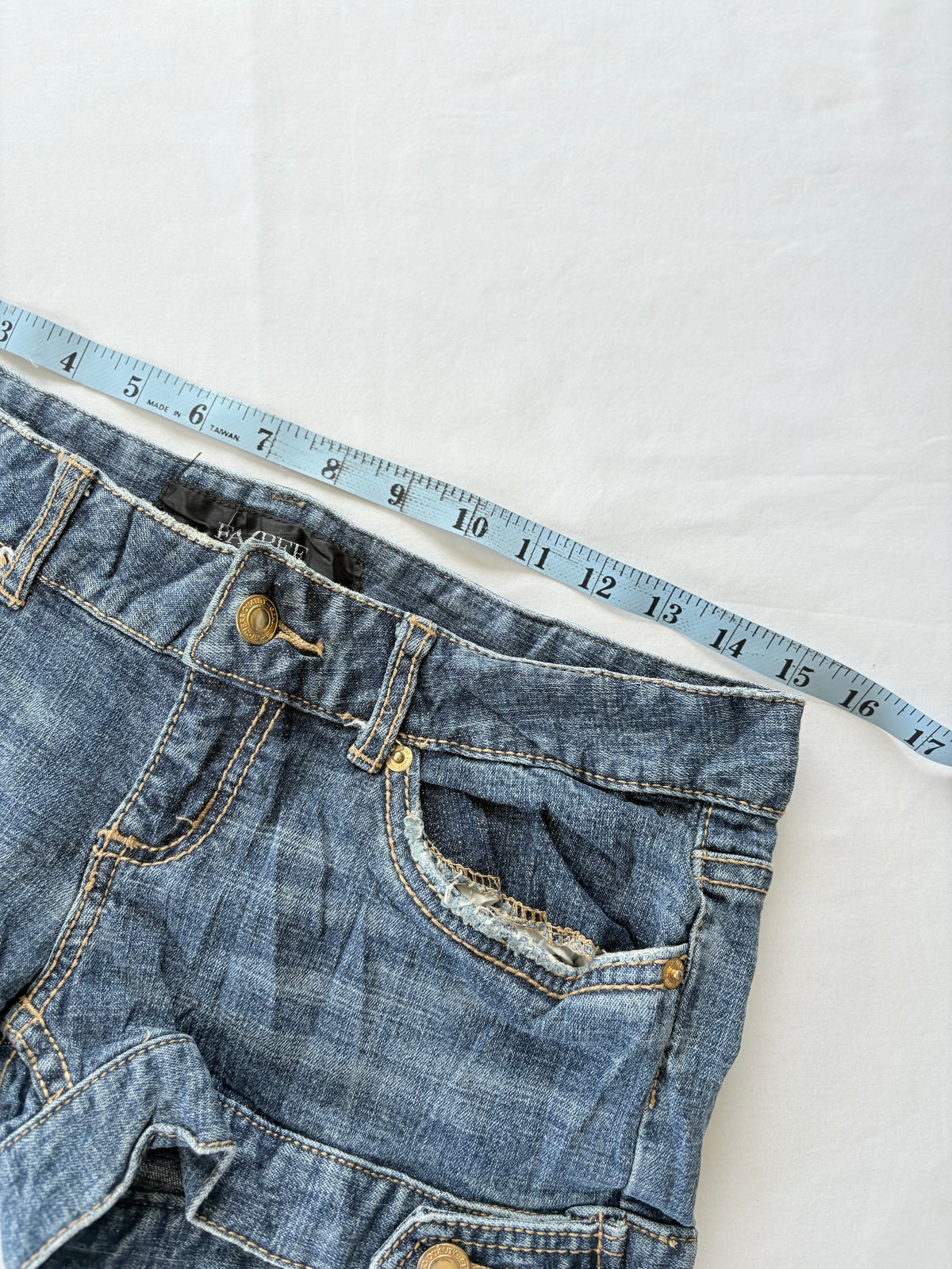 00’a Fazbee low rise denim shorts | Size 10
