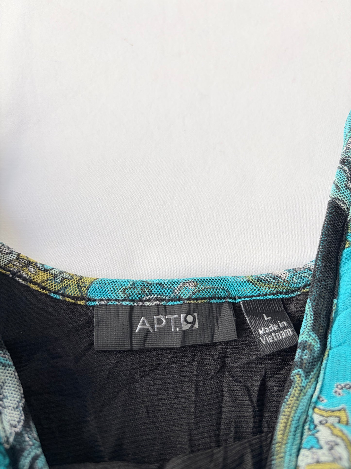 00’s APT paisley ruffle tank | Size 12