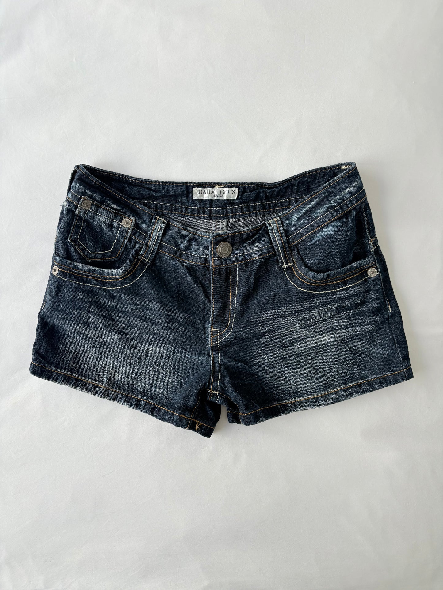 00’s Daily Topics denim shorts | Size 10