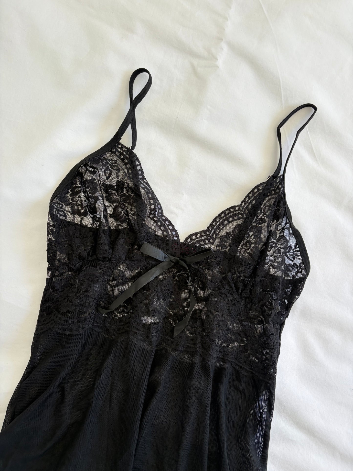 00’s Lace black cami | Size 6-8