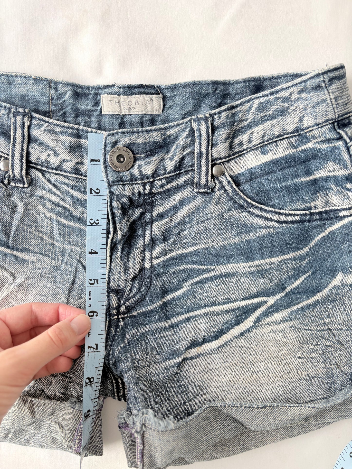 00’s Spicy Denim mid rise shorts | Size 8