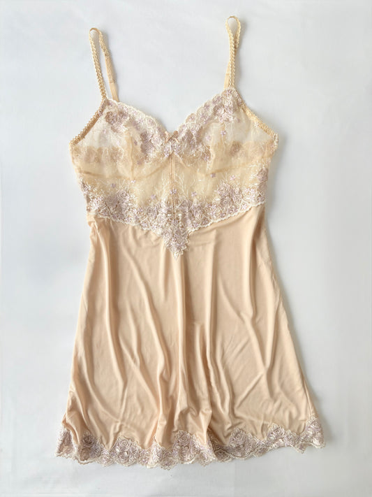 00’s Triumph tan lace dress | Size medium