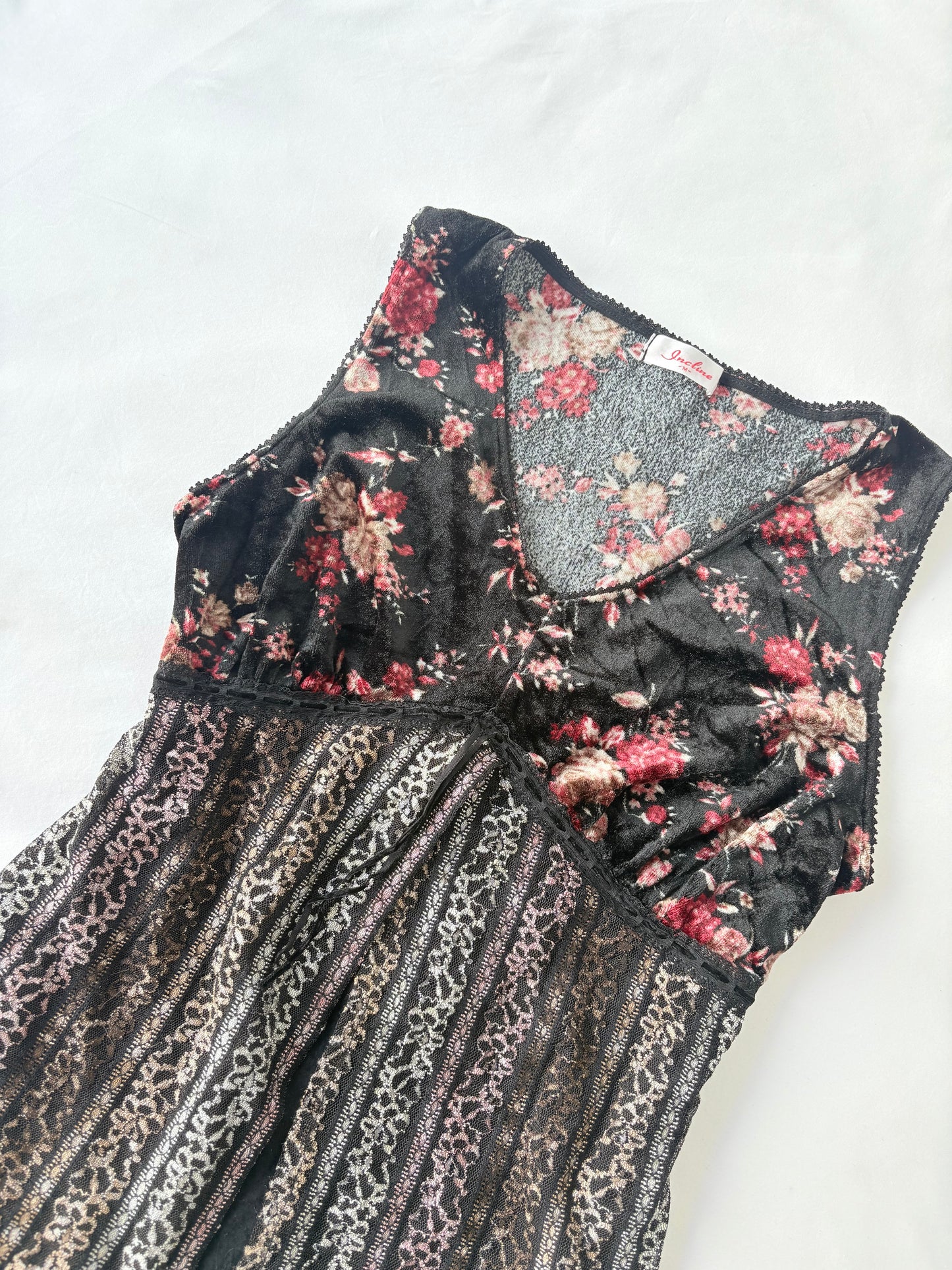 00’s Crushed velvet floral tank | Size 10