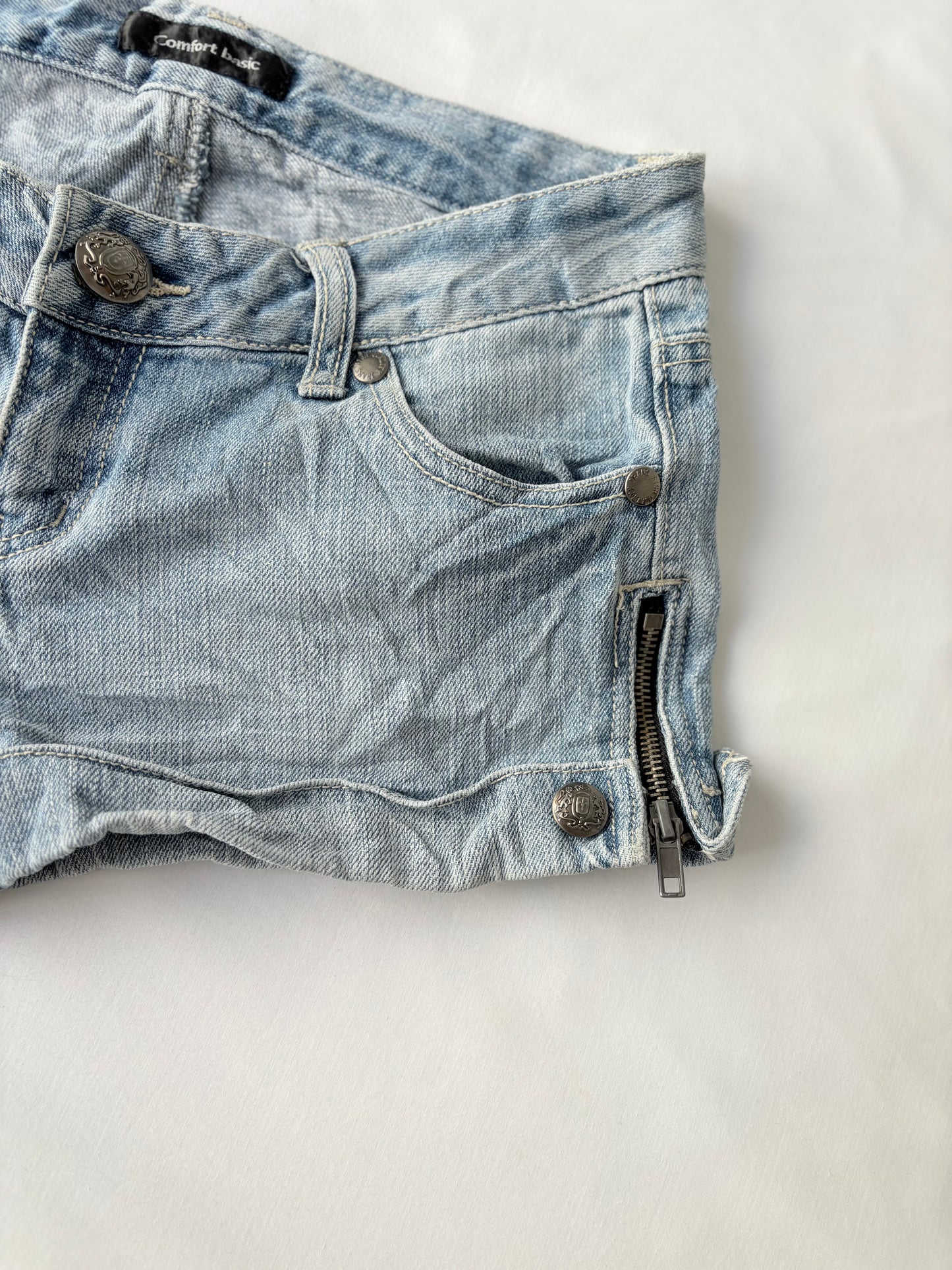 00’s Low rise zipper denim shorts | Size 8
