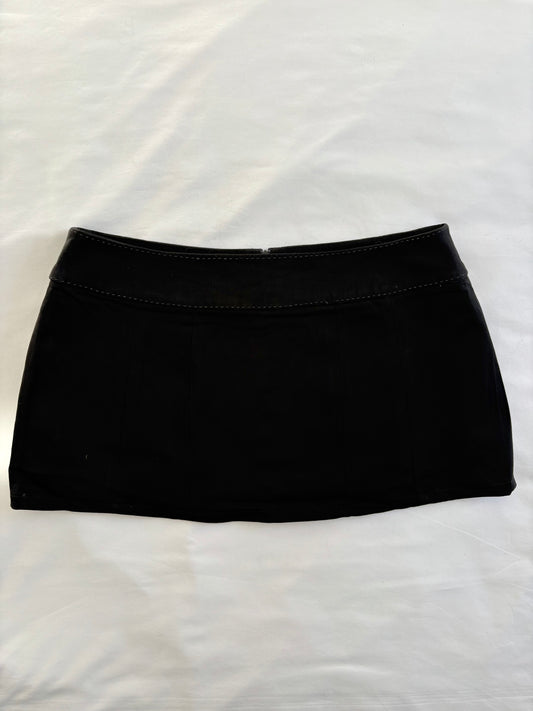 00’s Black micro skirt | Size 10