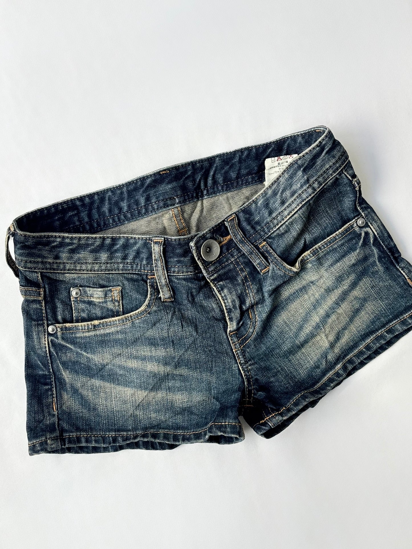 00’s Spiral Girl denim shorts | Size 8