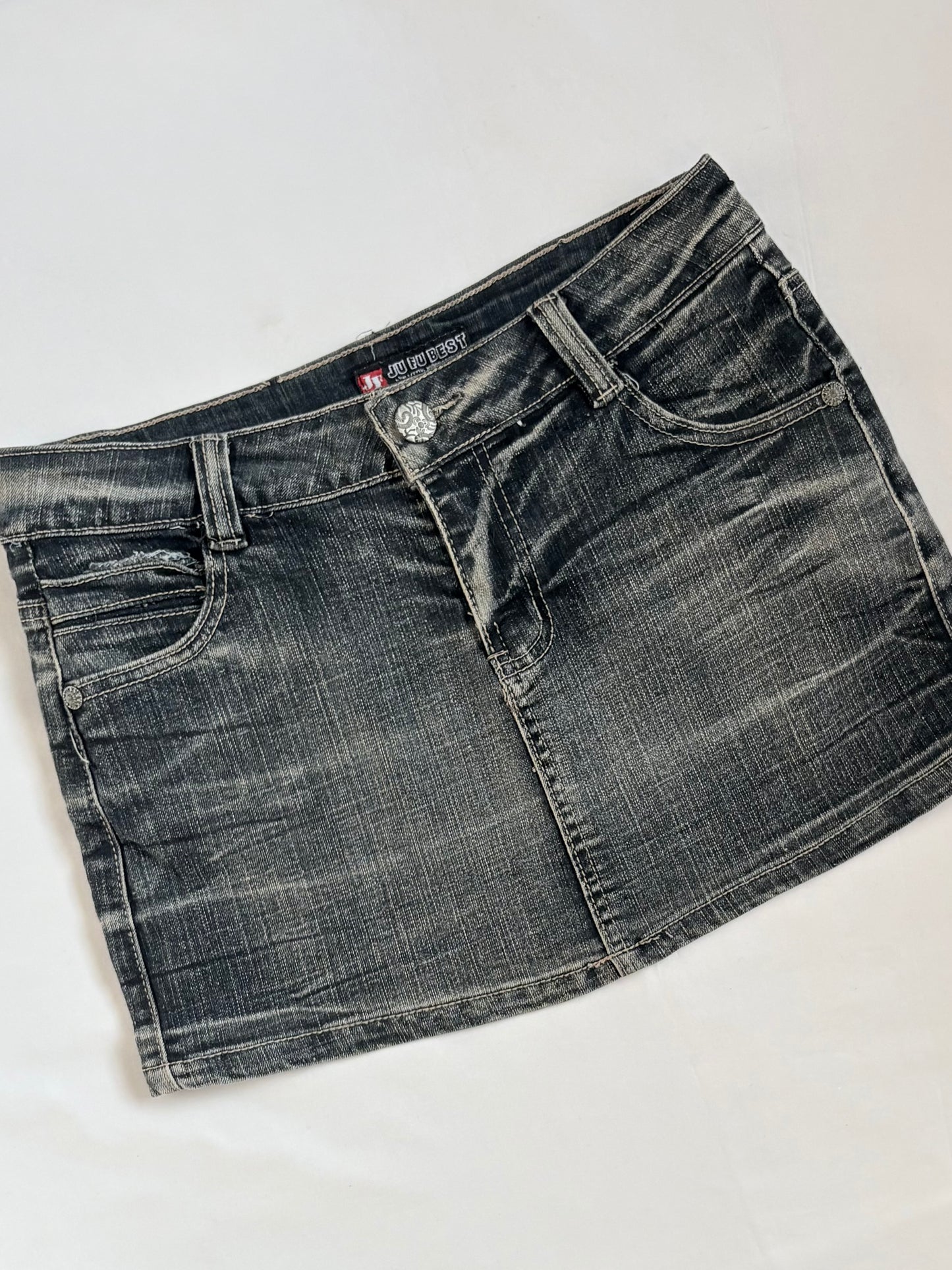00’s Tramp stamp embroidered denim skirt | Size 10