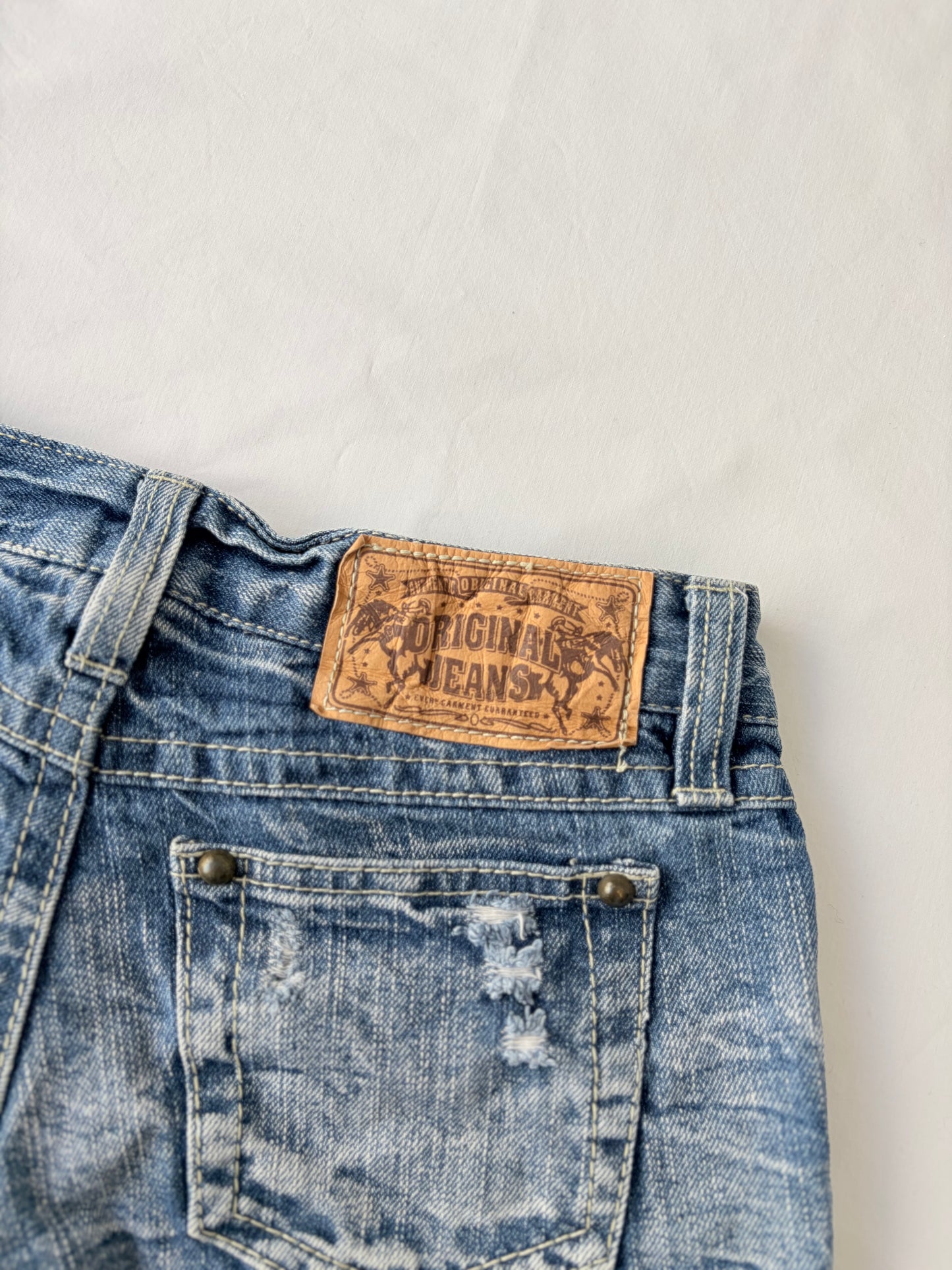 00’s Studded low rise denim shorts | Size 8