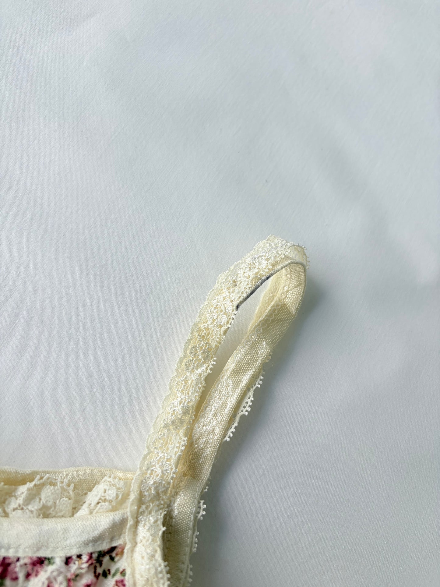 00’s Ditsy floral milkmaid top | Size  8-10