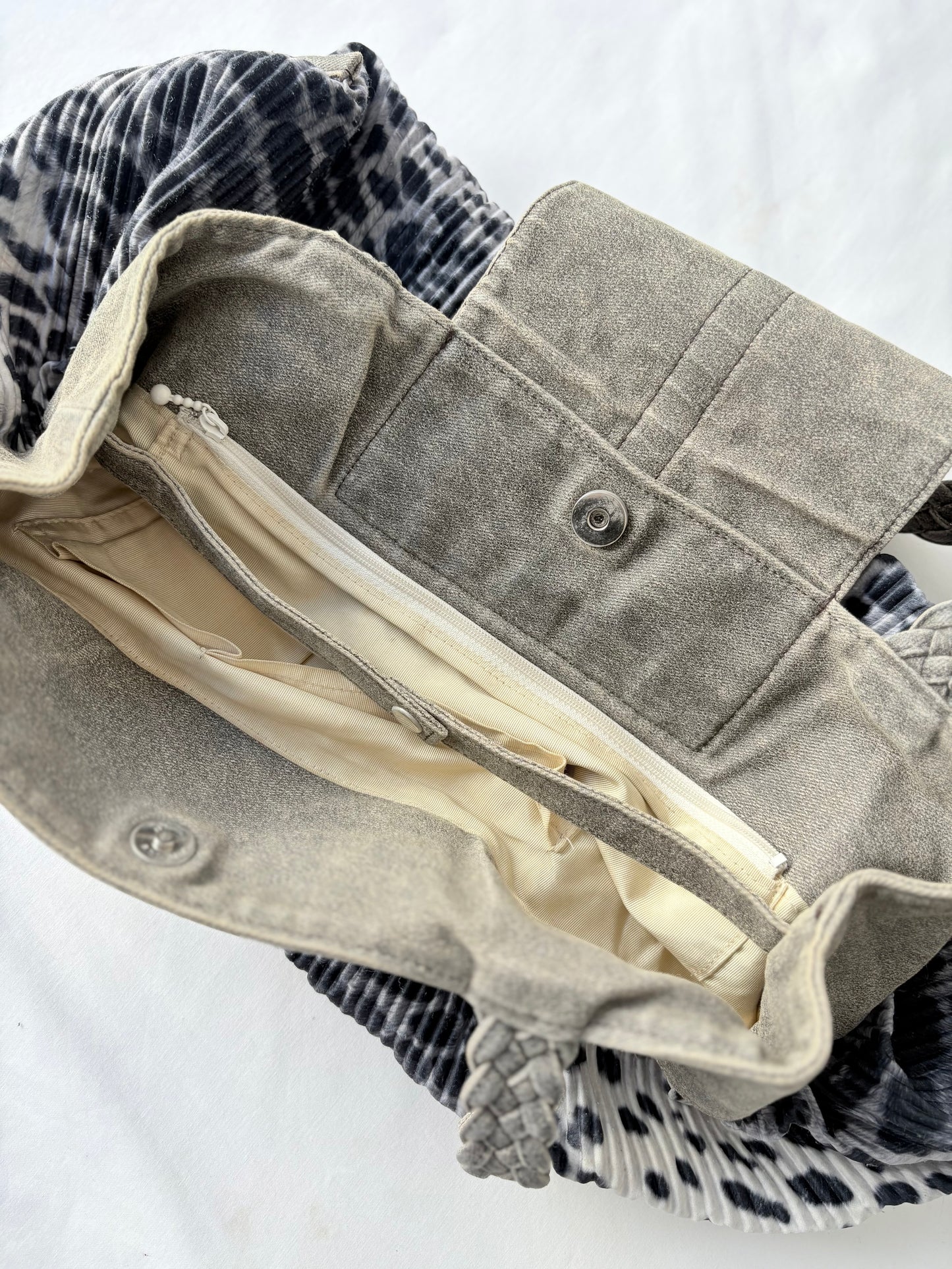 00’s Dionis animal print slouchy bag