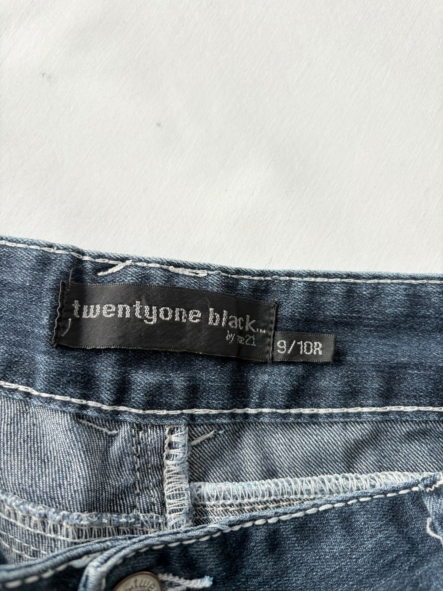 00’s Bootcut embroidered jeans | Size 14